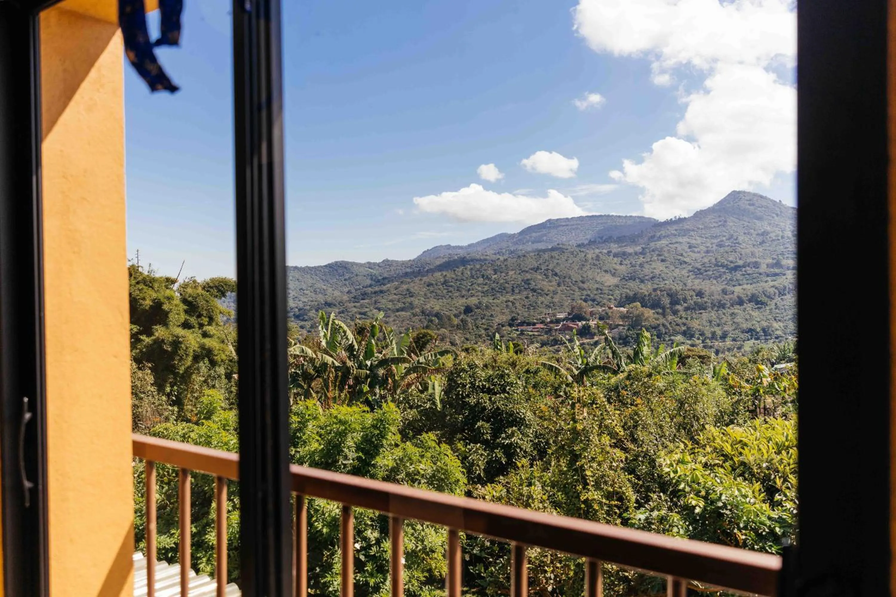 Mountain view in Casa 1800 Ataco Hotel Boutique