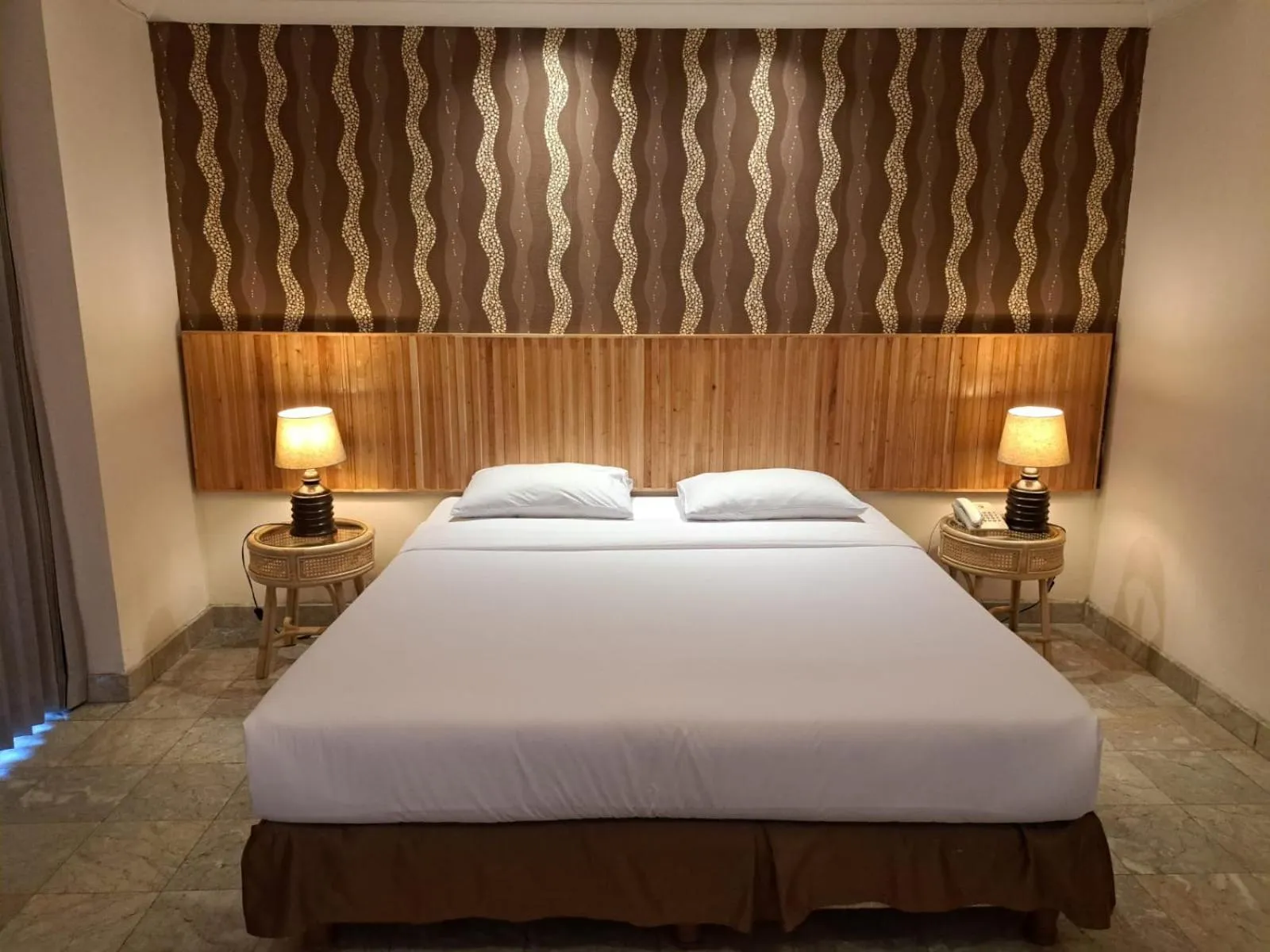 Photo of the whole room, Bed in Bali World Hotel