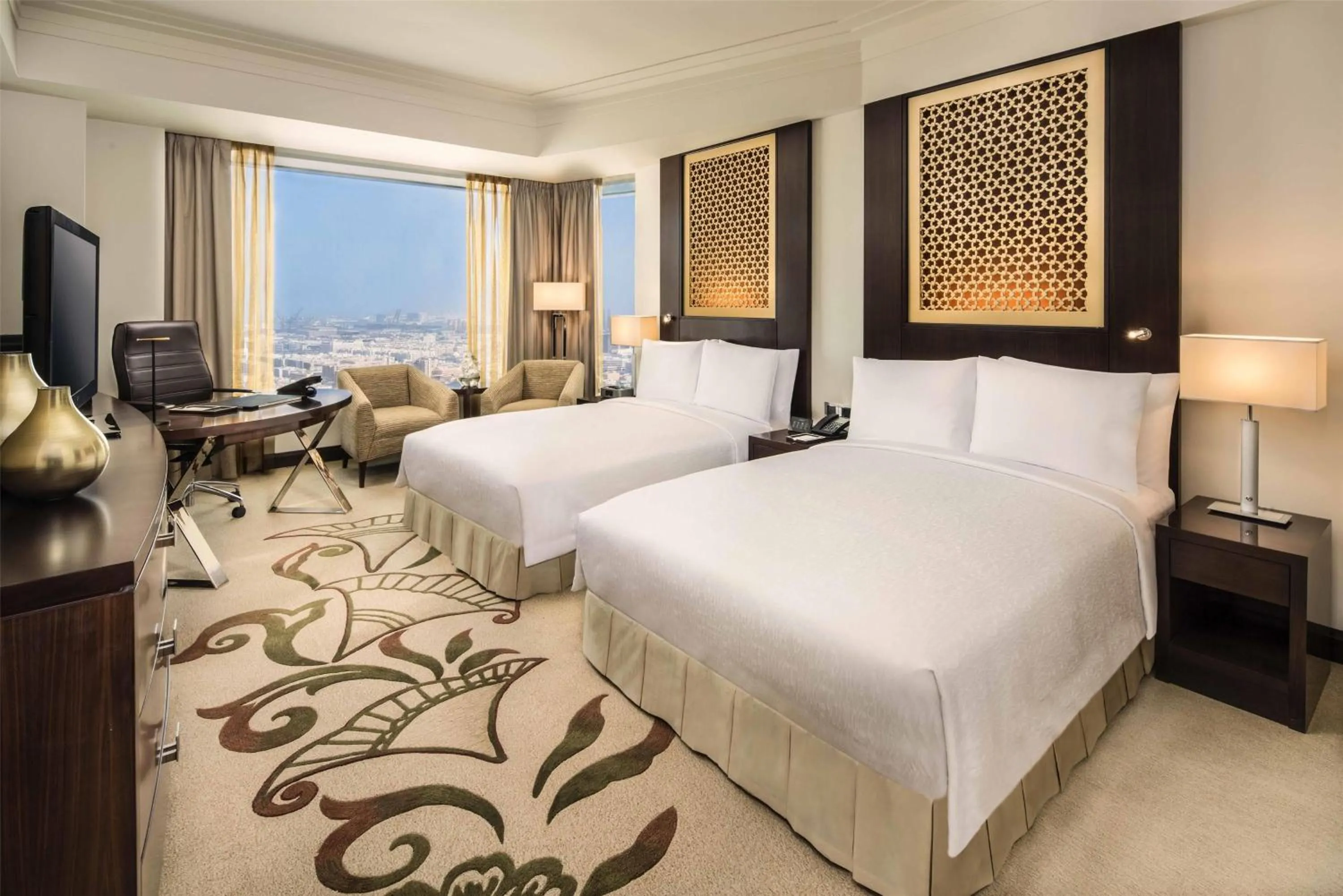 Bedroom, Bed in Conrad Dubai