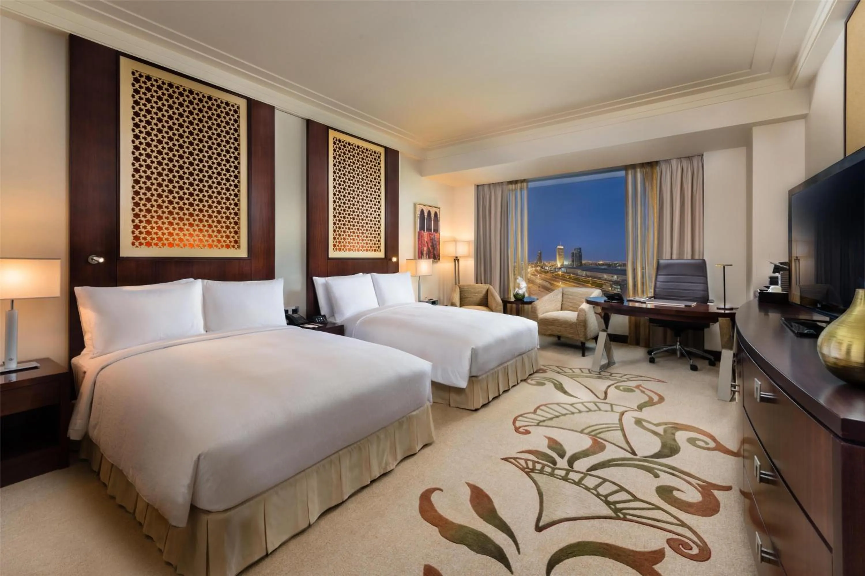 Bedroom, Bed in Conrad Dubai