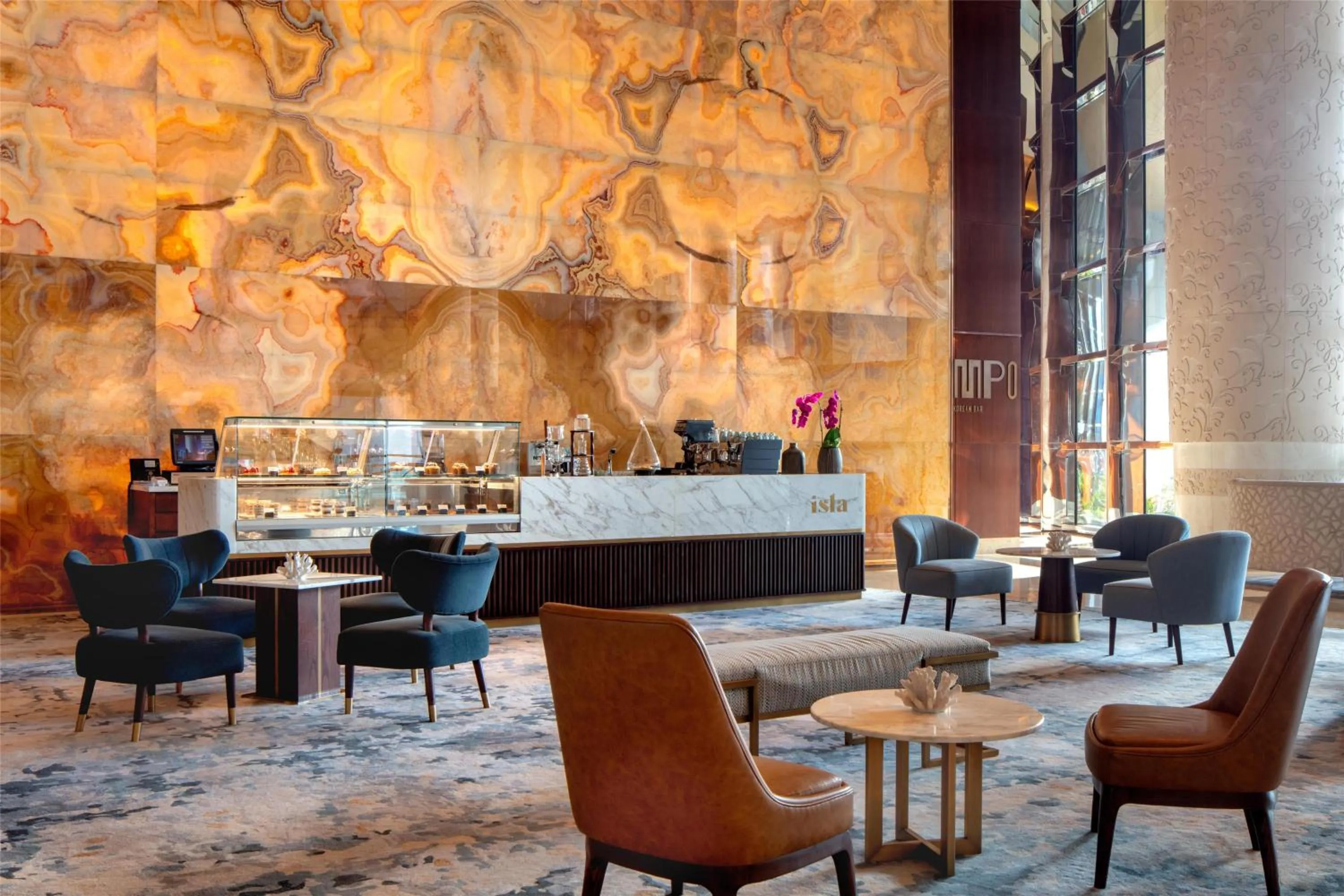 Restaurant/places to eat in Conrad Dubai