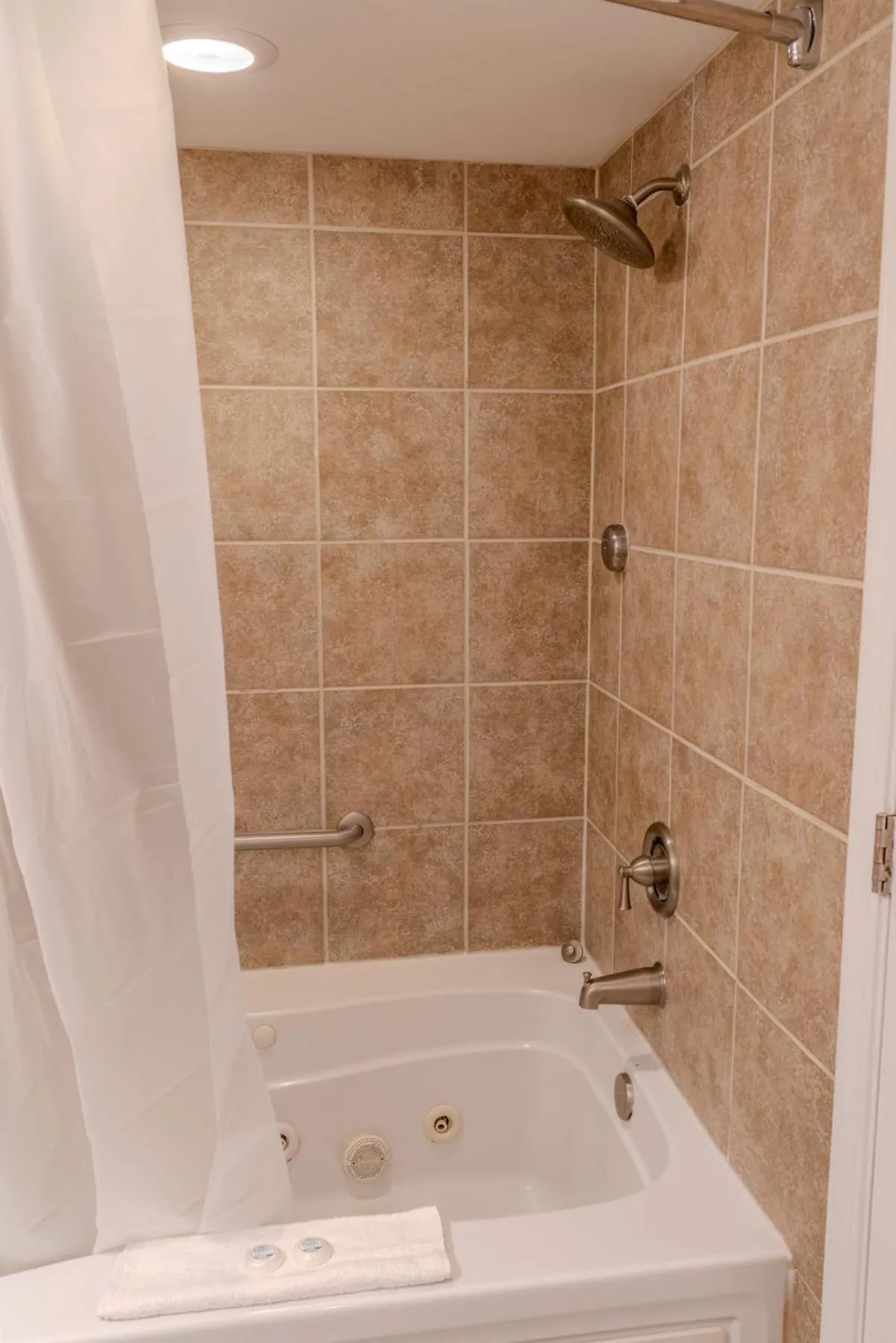 Towers On The Grove 724 Direct Oceanfront Suite Sleeps 6 guests