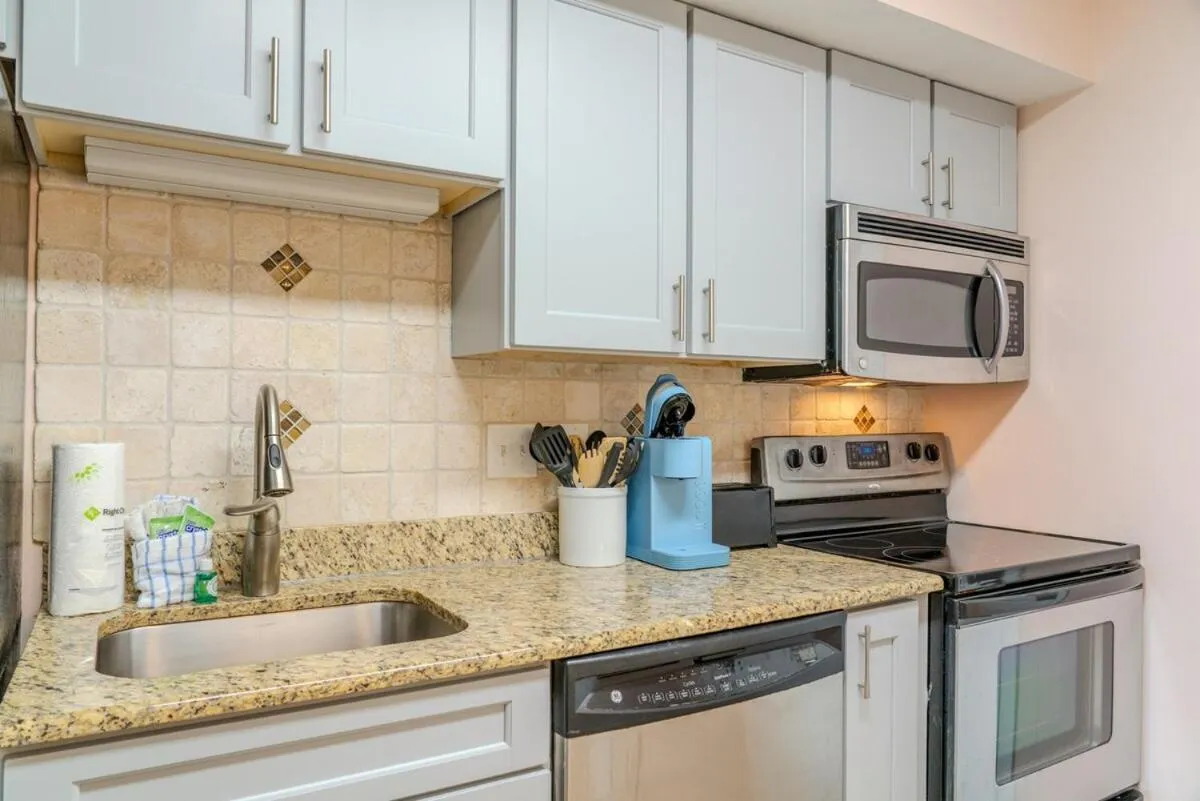 Towers On The Grove 724 Direct Oceanfront Suite Sleeps 6 guests