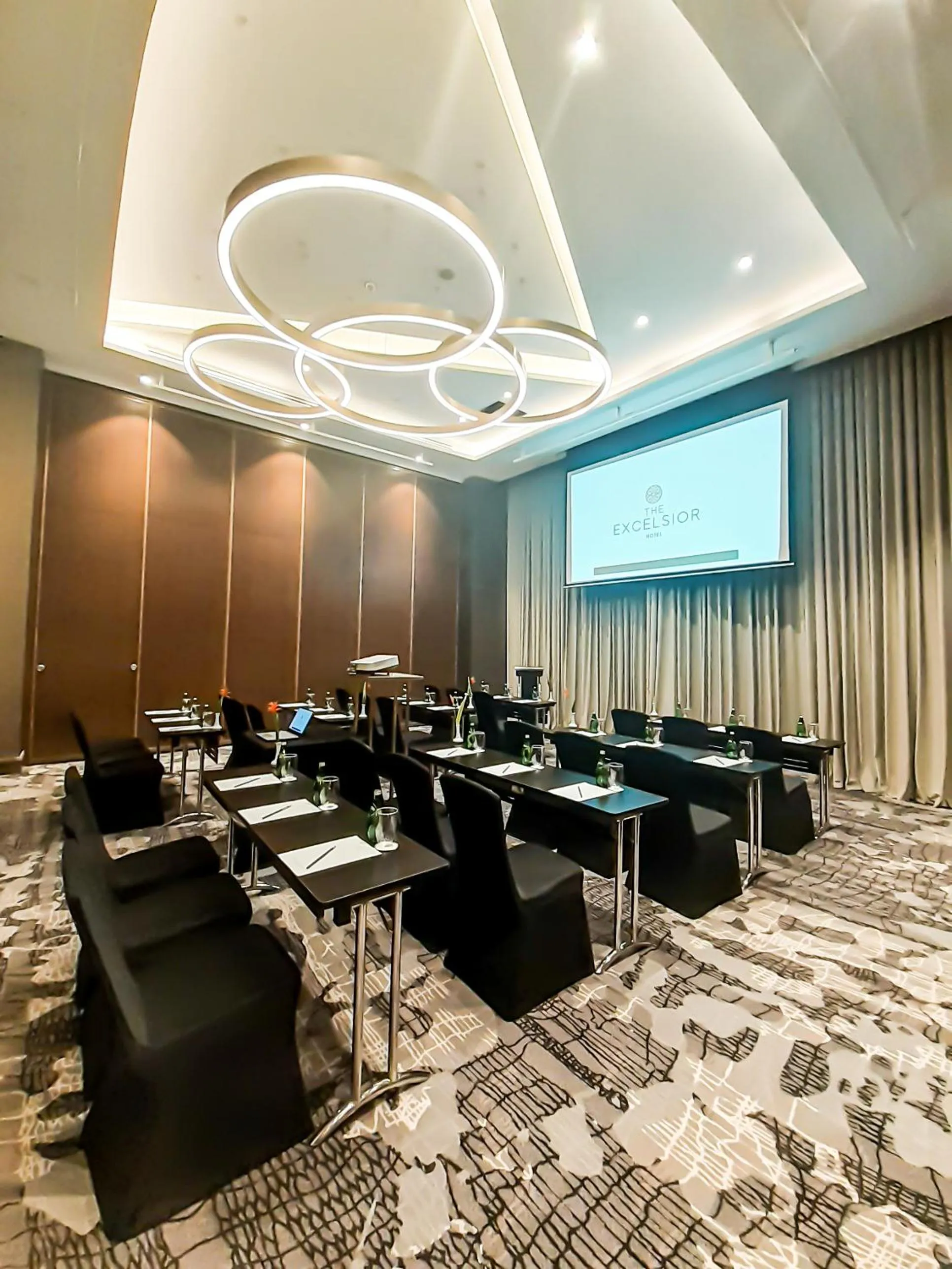 Meeting/conference room in The Excelsior Hotel Las Piñas