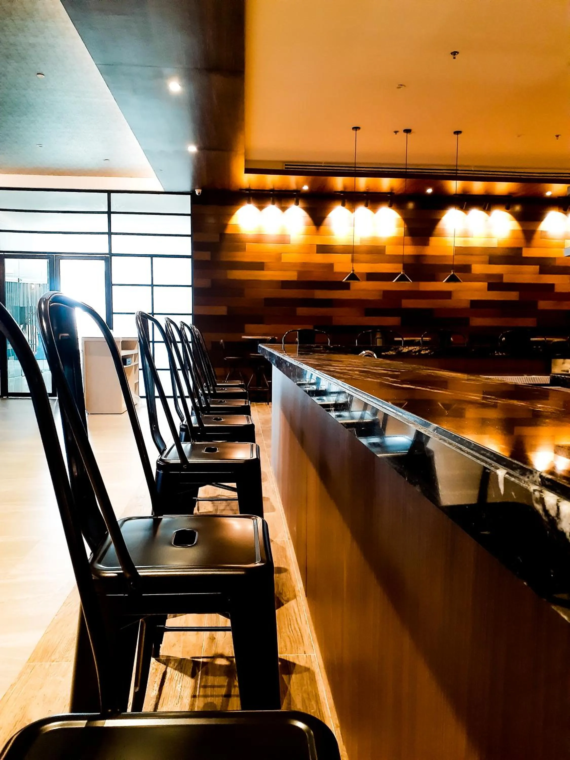 Lounge or bar in The Excelsior Hotel Las Piñas