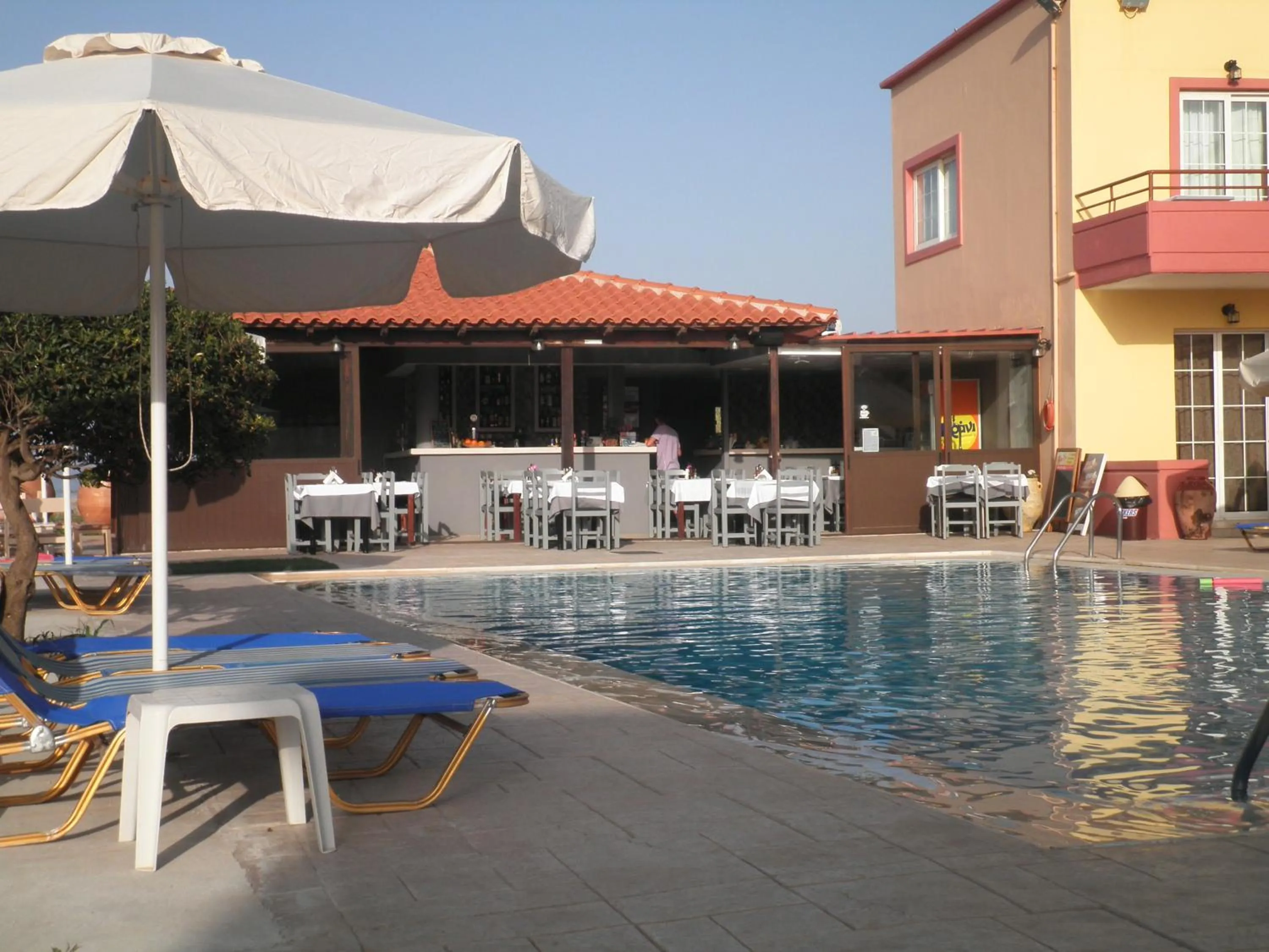 Restaurant/places to eat in Haridimos Apartments