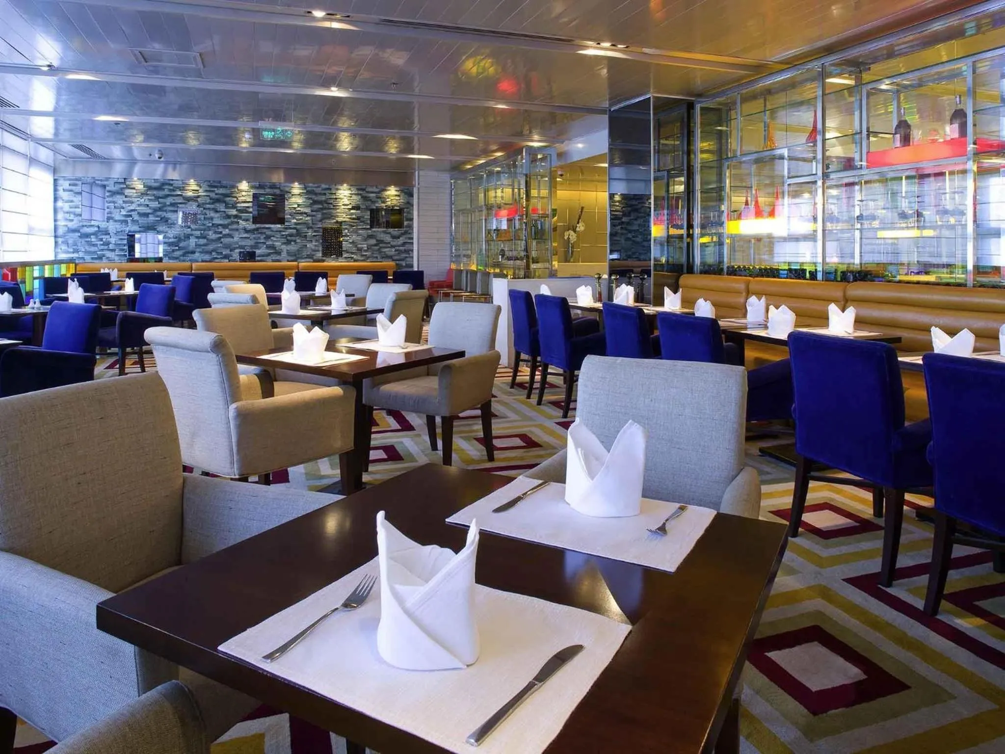 Restaurant/places to eat in Grand Mercure Beijing Central