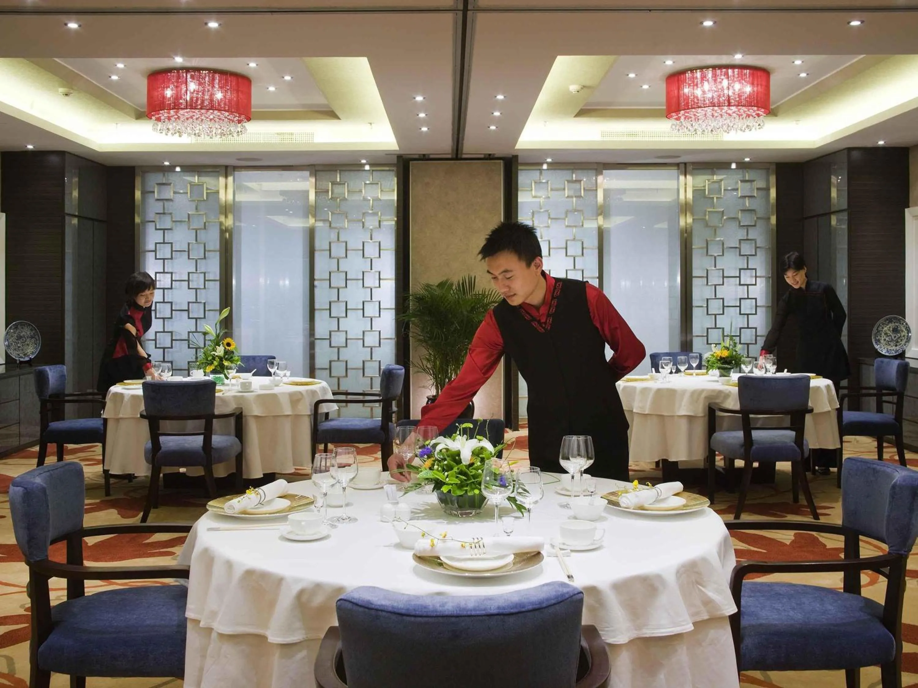 Restaurant/places to eat in Grand Mercure Beijing Central