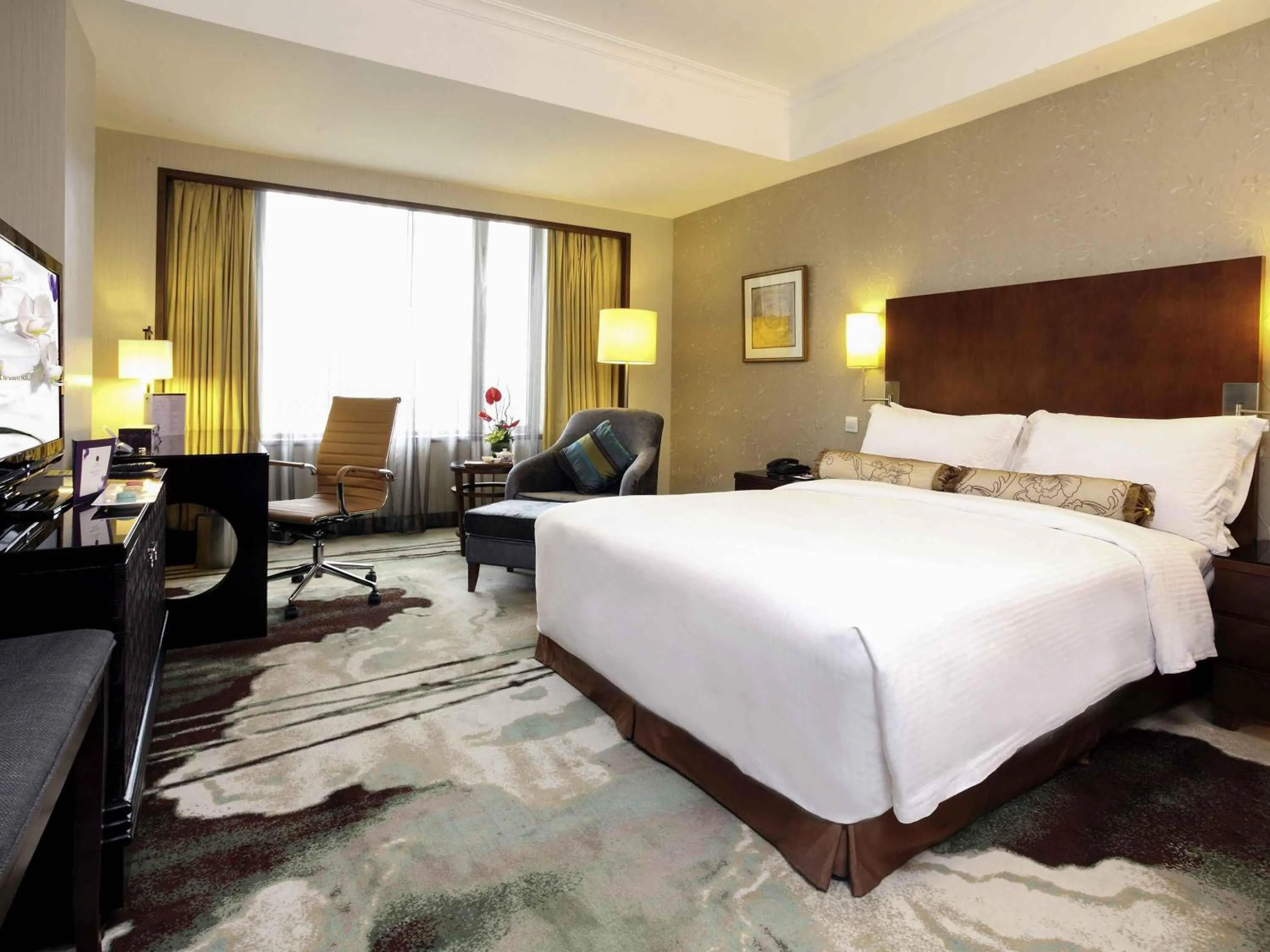 Bedroom, Bed in Grand Mercure Beijing Central