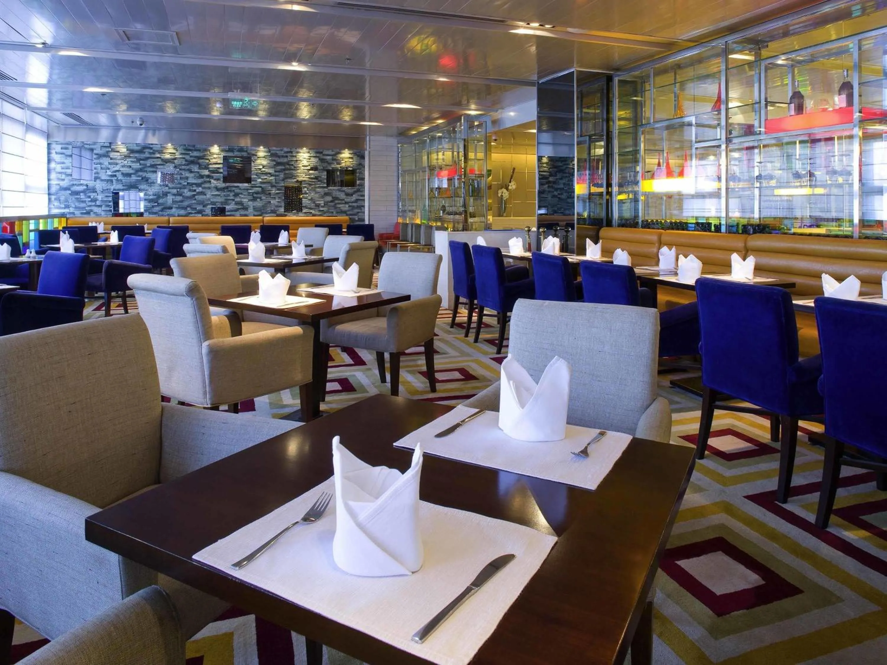 Restaurant/places to eat in Grand Mercure Beijing Central