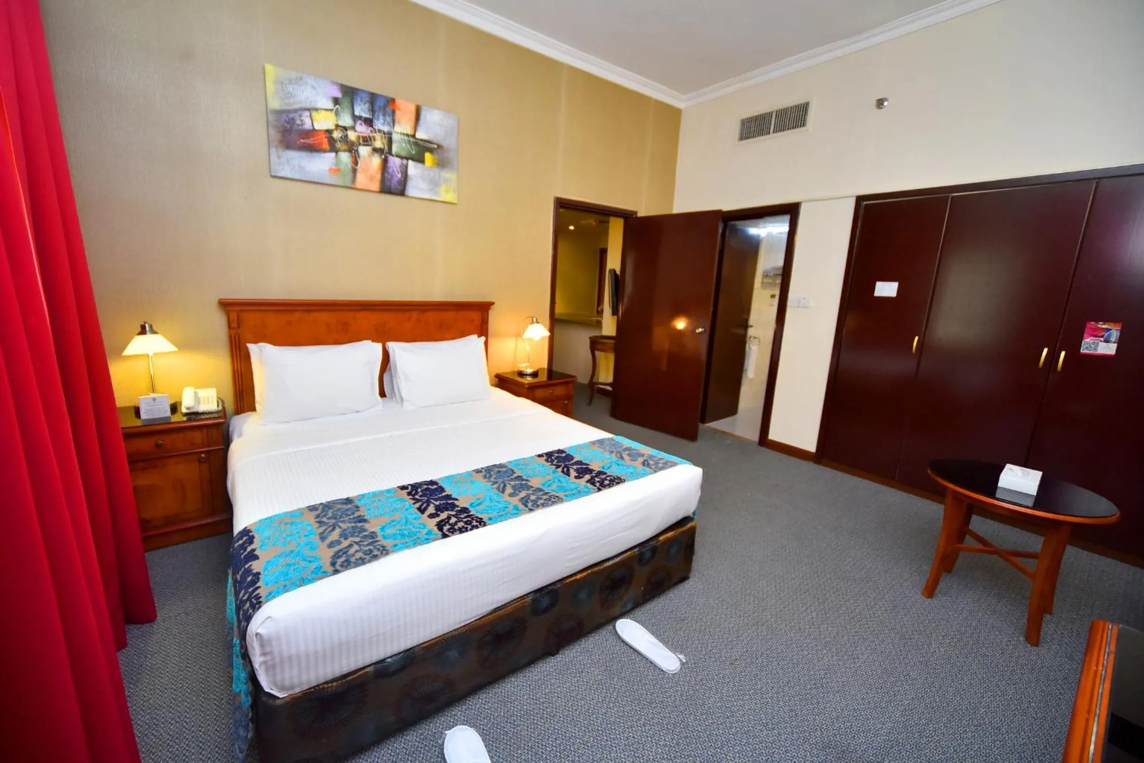 Bedroom, Bed in Nejoum Al Emarat