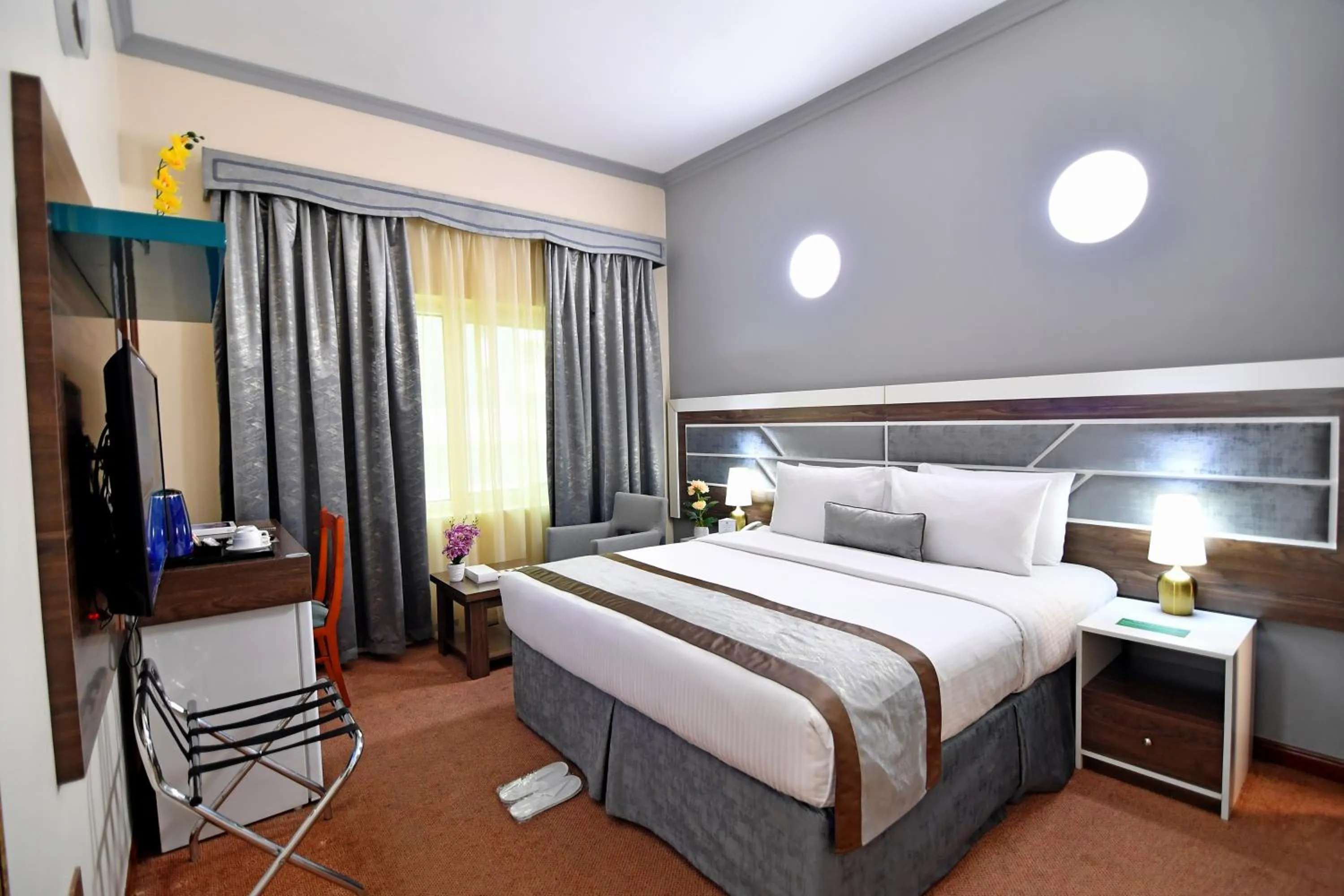 Bedroom, Bed in Nejoum Al Emarat