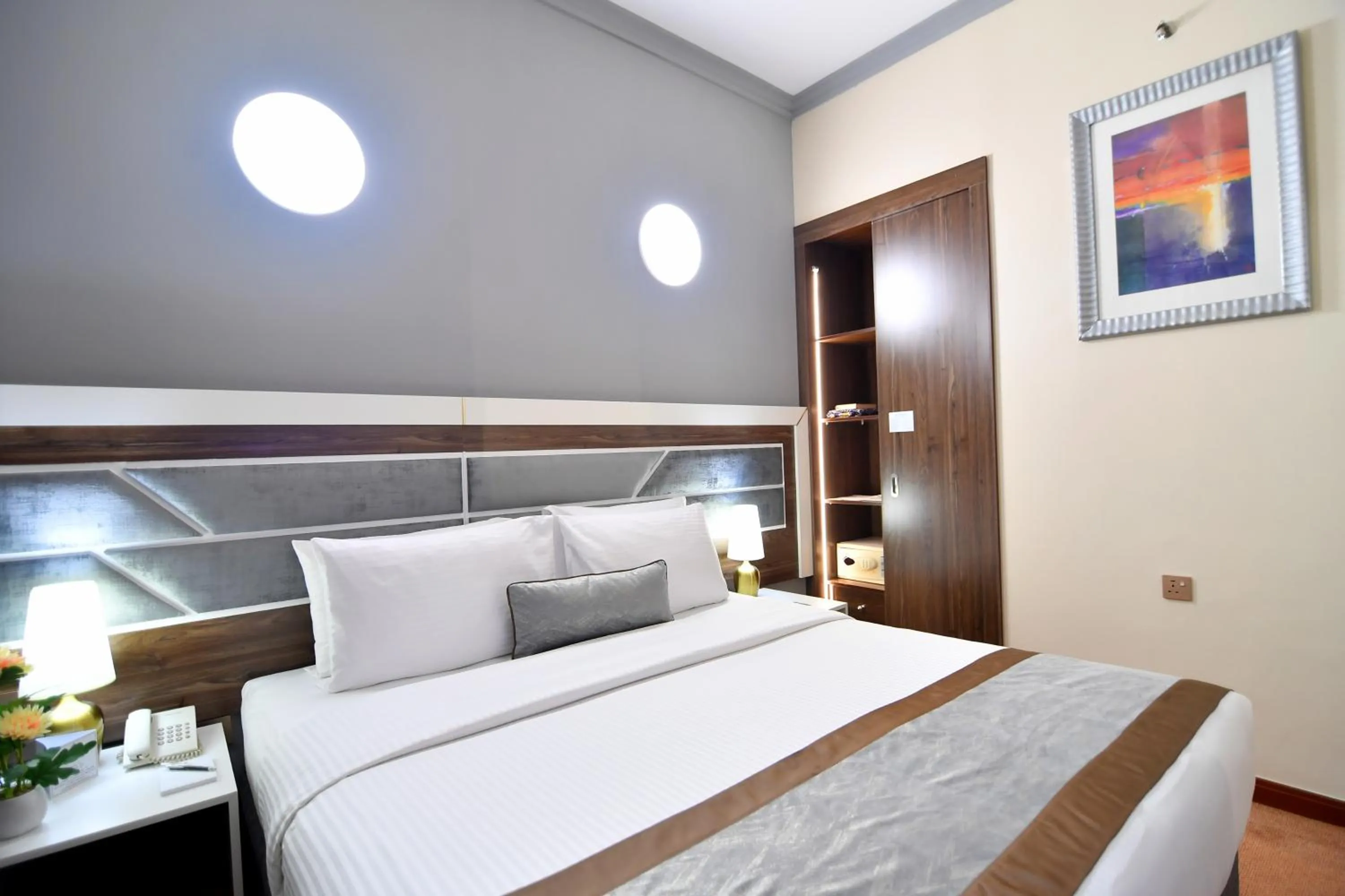 Bed in Nejoum Al Emarat