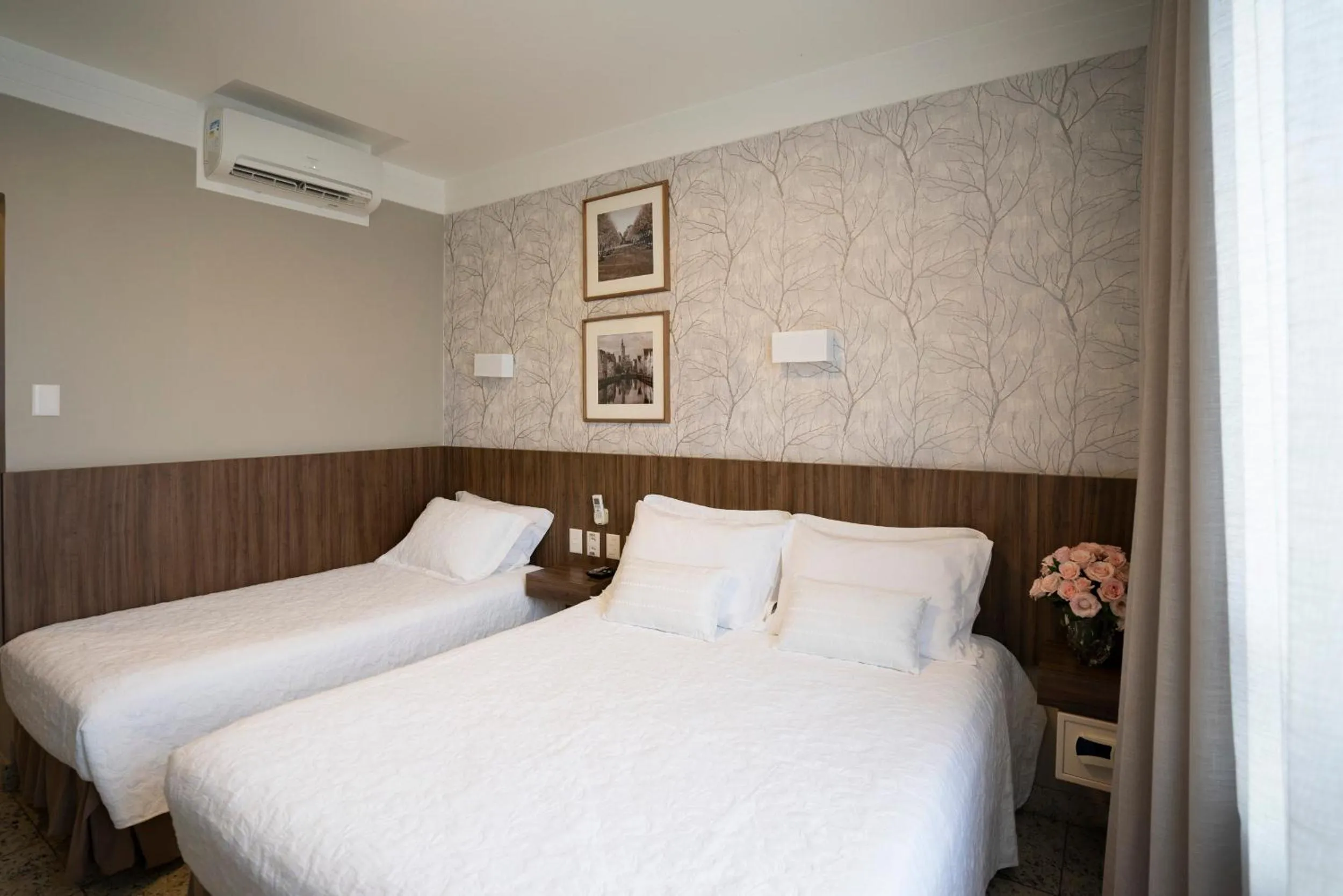 Photo of the whole room, Bed in Nohotel Premium Americana