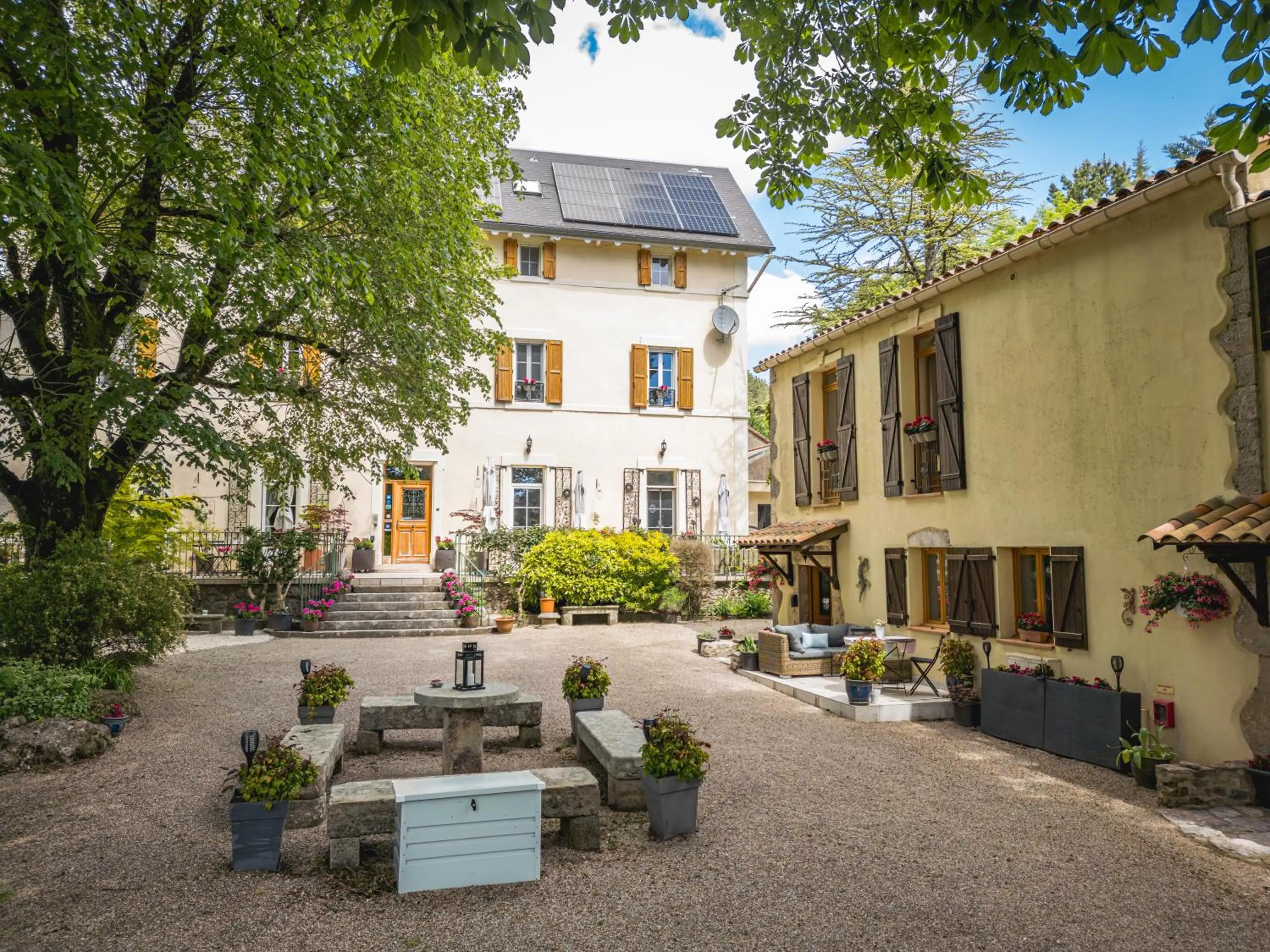 Gites du Caylar - Chambres et Appartments