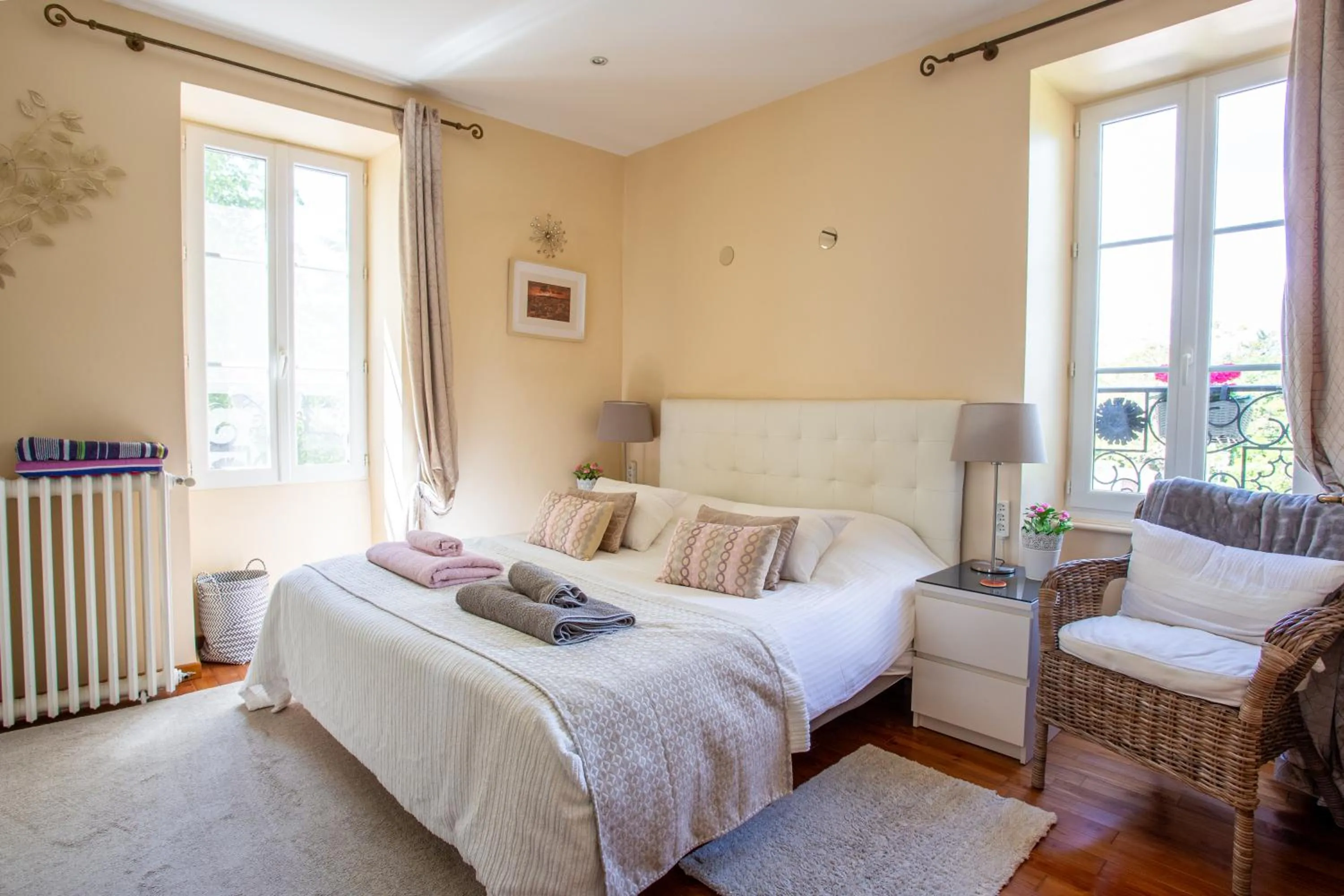 Double Room with Garden View and Private Bathroom in Gites du Caylar - Chambres et Appartments
