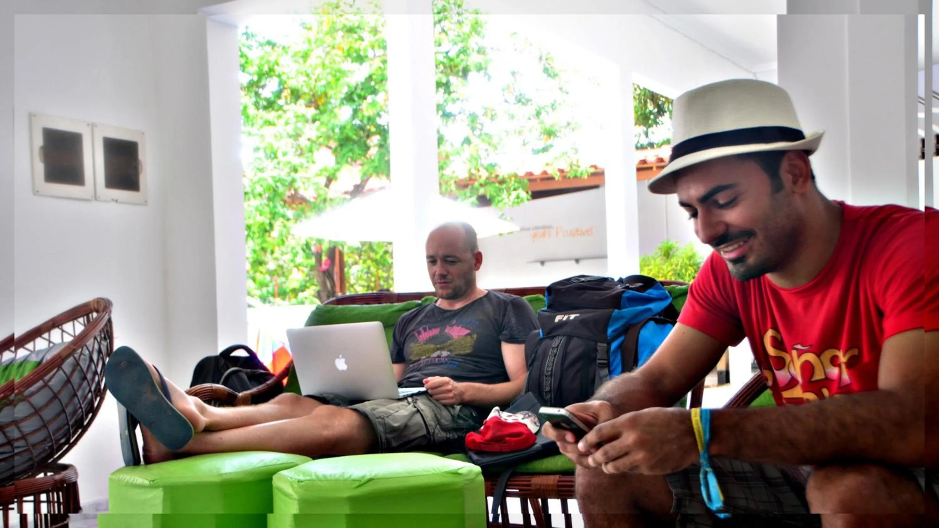 Communal lounge/ TV room in Che Lagarto Hostel Porto de Galinhas