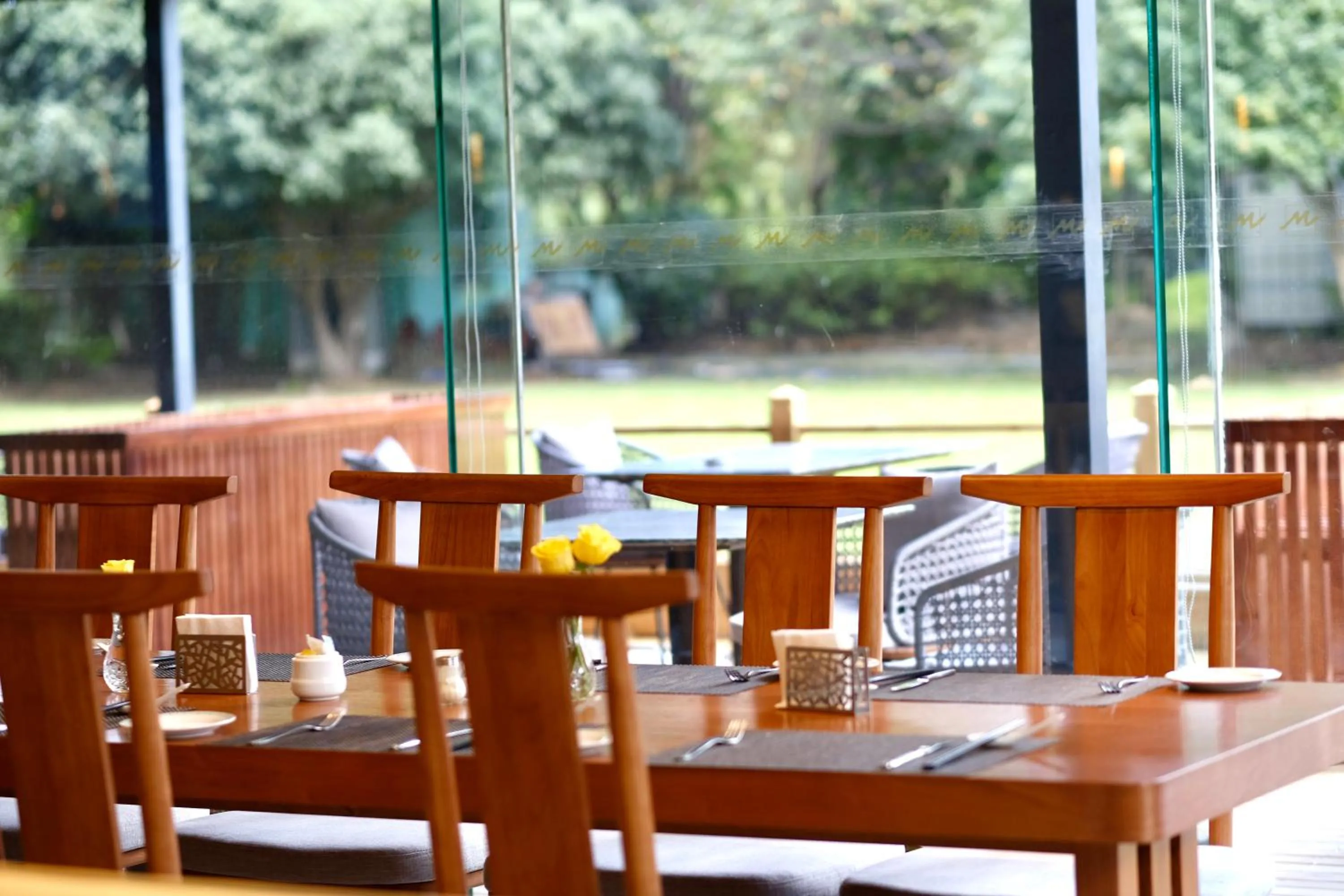 Restaurant/places to eat in Grand Metropark Hotel Hangzhou - 6 minutes walk to the West Lake