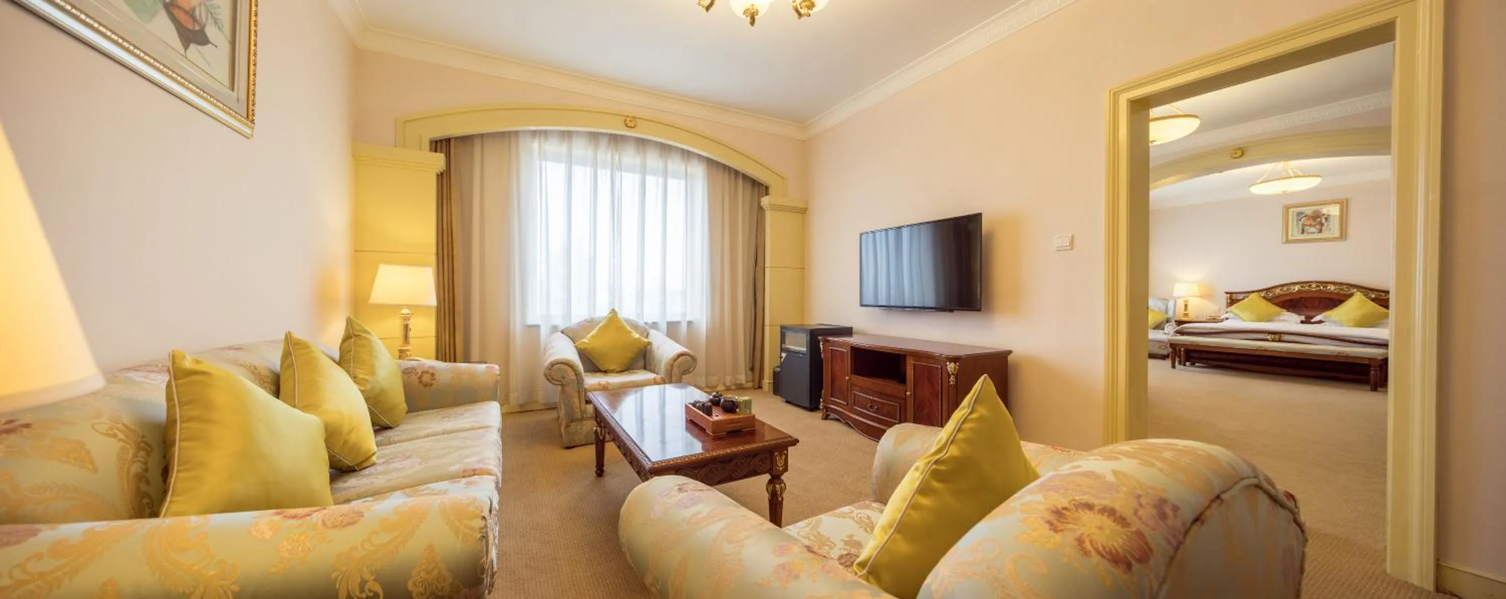 Bed in Grand Metropark Hotel Hangzhou - 6 minutes walk to the West Lake