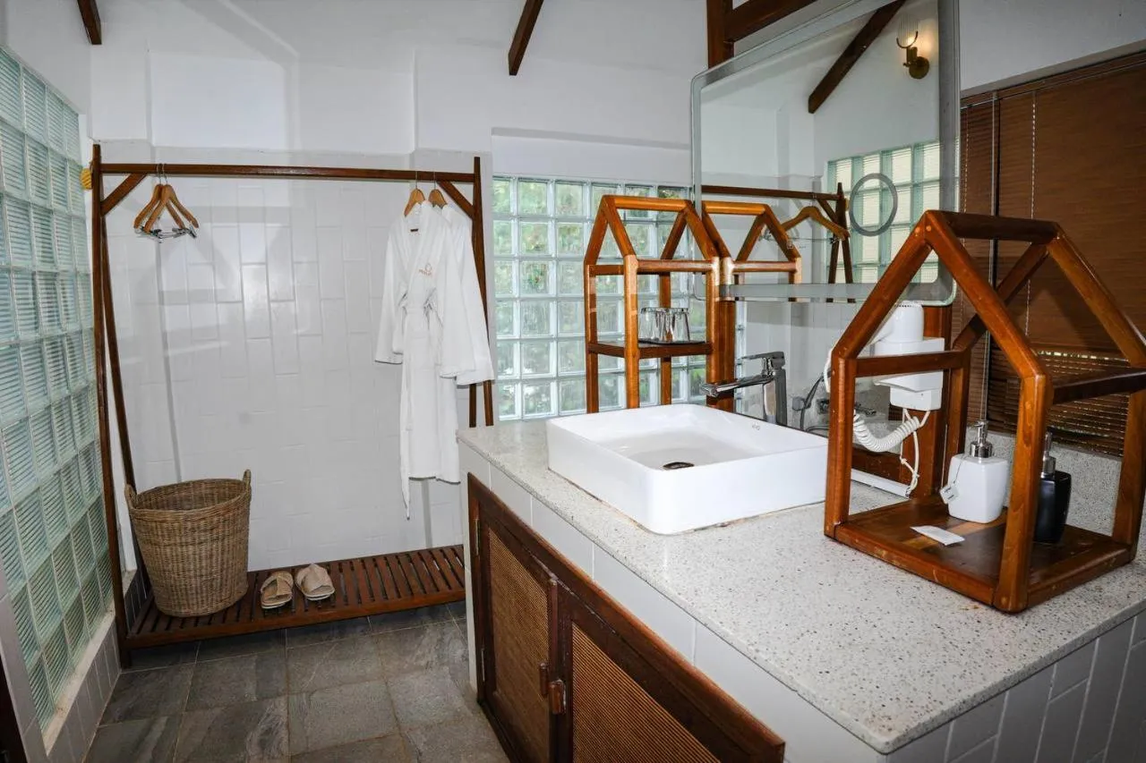 Shower, Bed in Montagne Residence