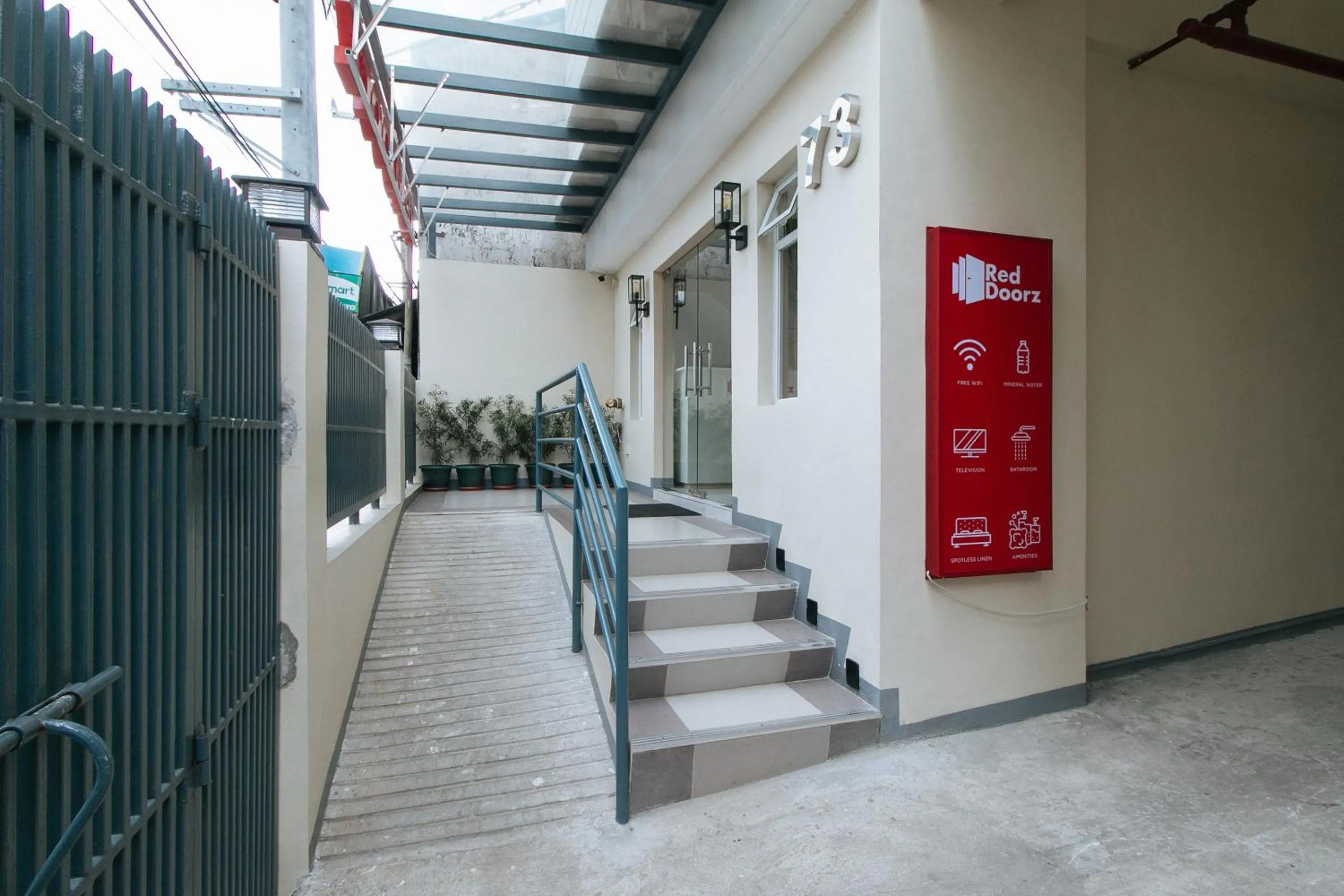 Facade/entrance in RedDoorz Plus @ Torre De Manuel Residences 1