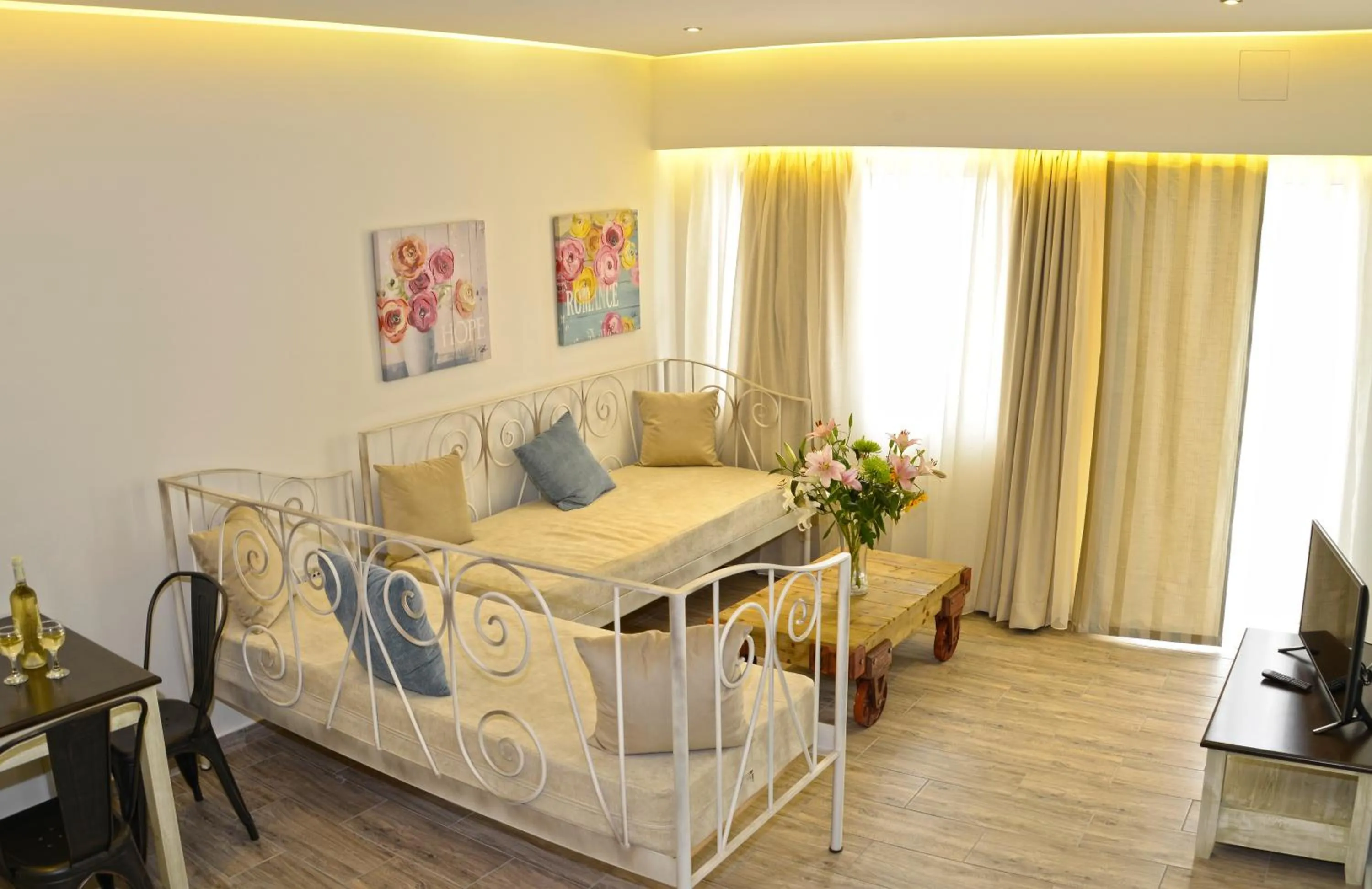 Seating area in Princess Irini Sea Front ApartHotel