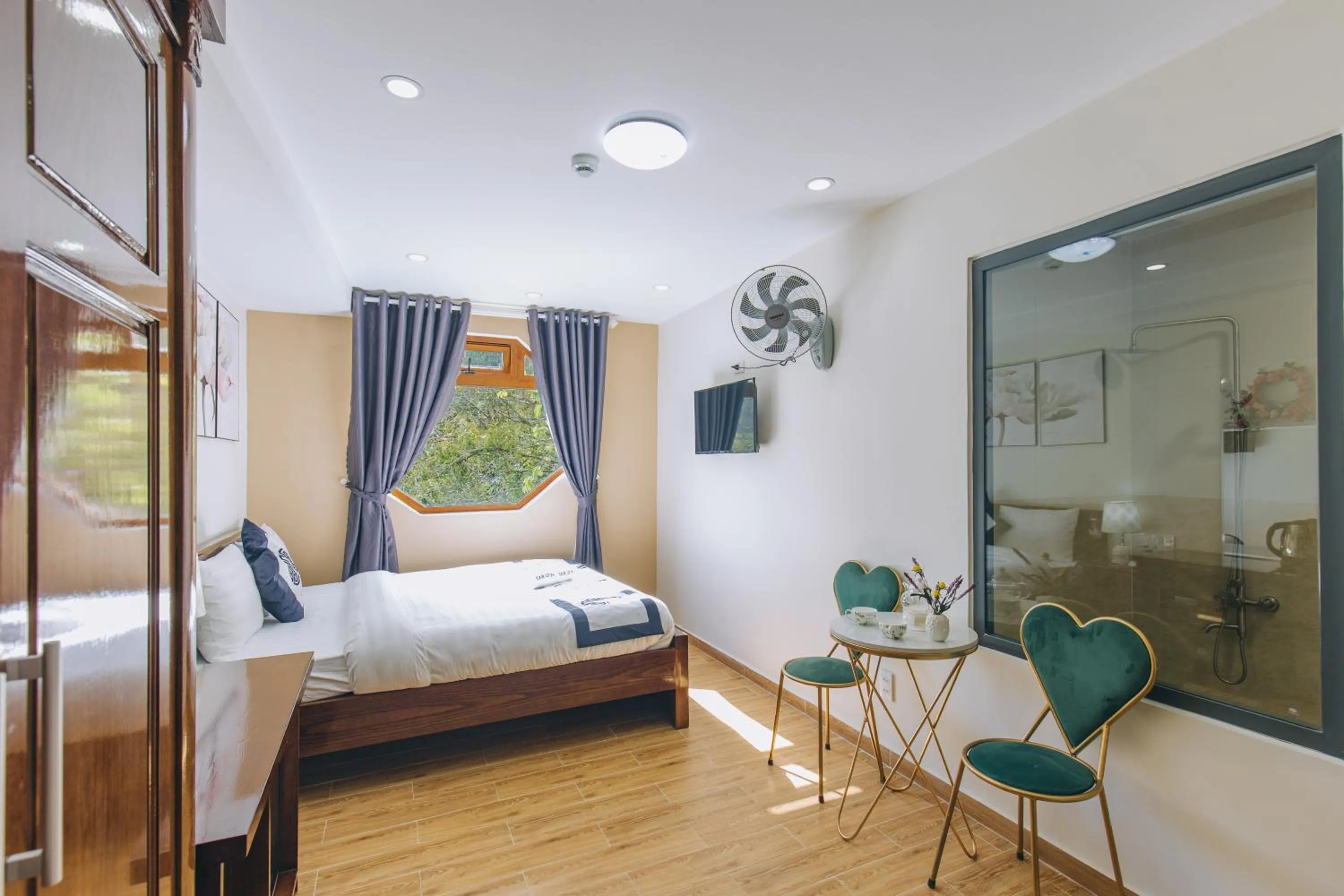 Photo of the whole room in Đà Lạt Cam ly Hotel