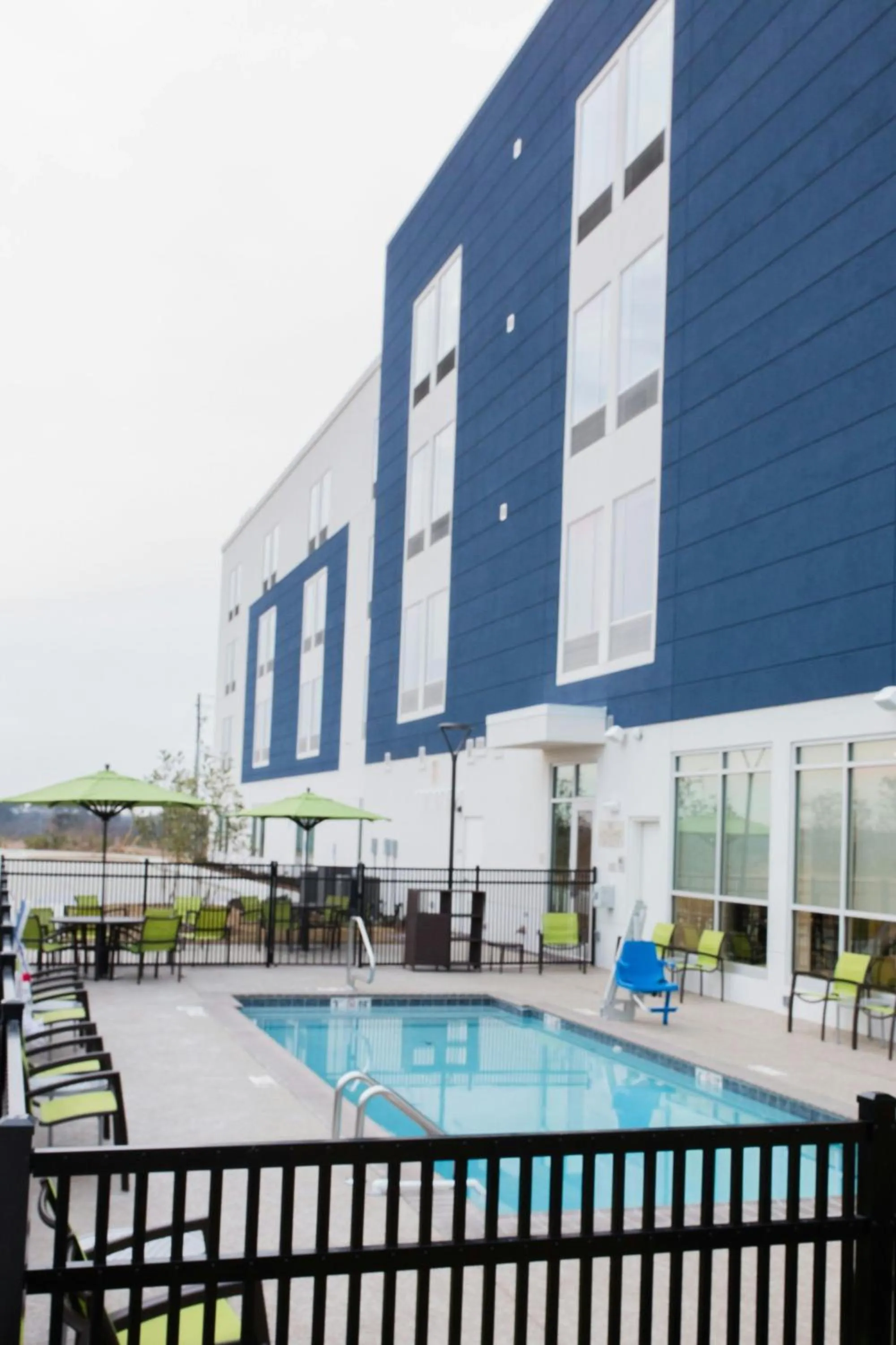 Swimming pool in SpringHill Suites by Marriott Birmingham Gardendale