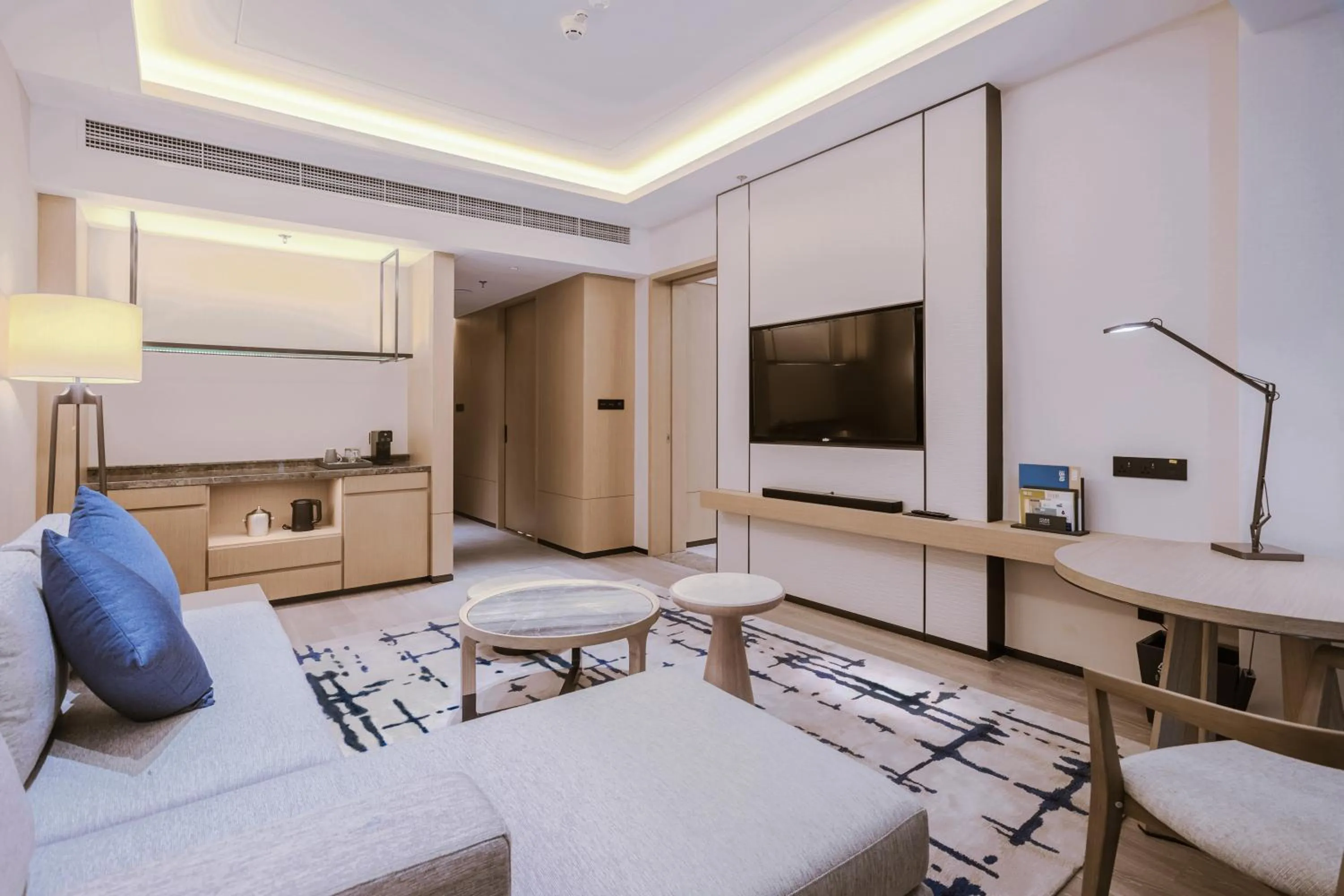 TV and multimedia in Four Points by Sheraton Suzhou, Wuzhong