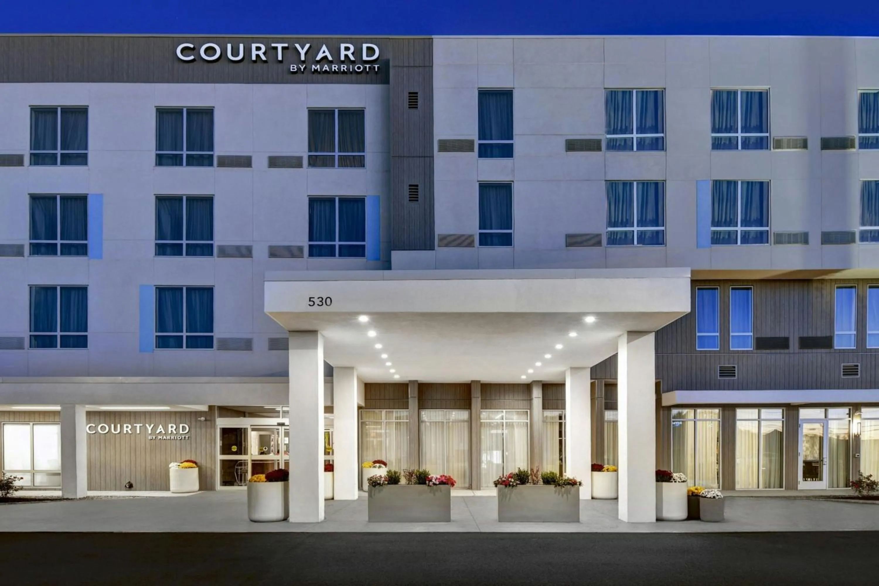 Property building in Courtyard by Marriott Hamilton