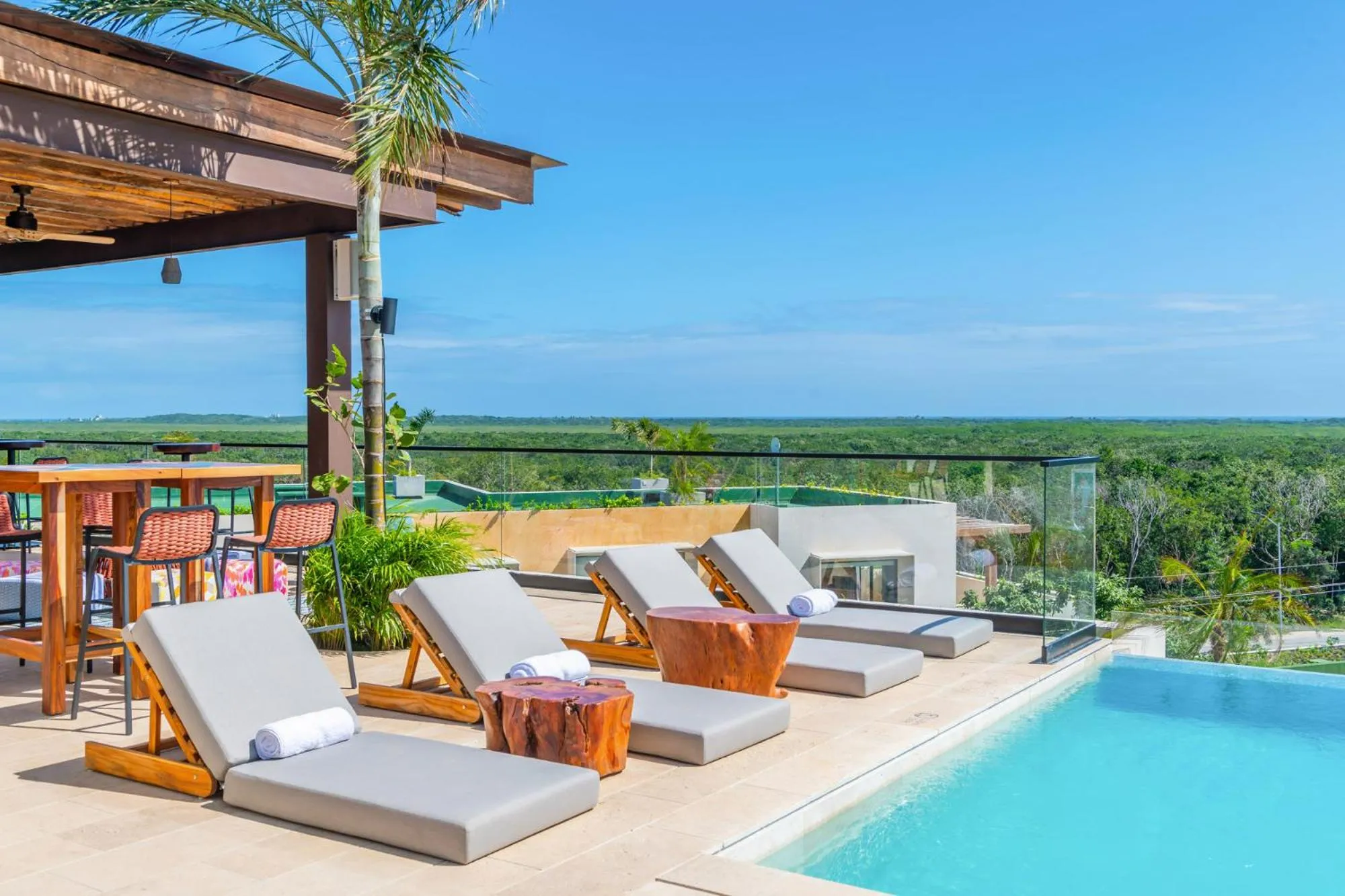 Swimming pool in Aloft Tulum