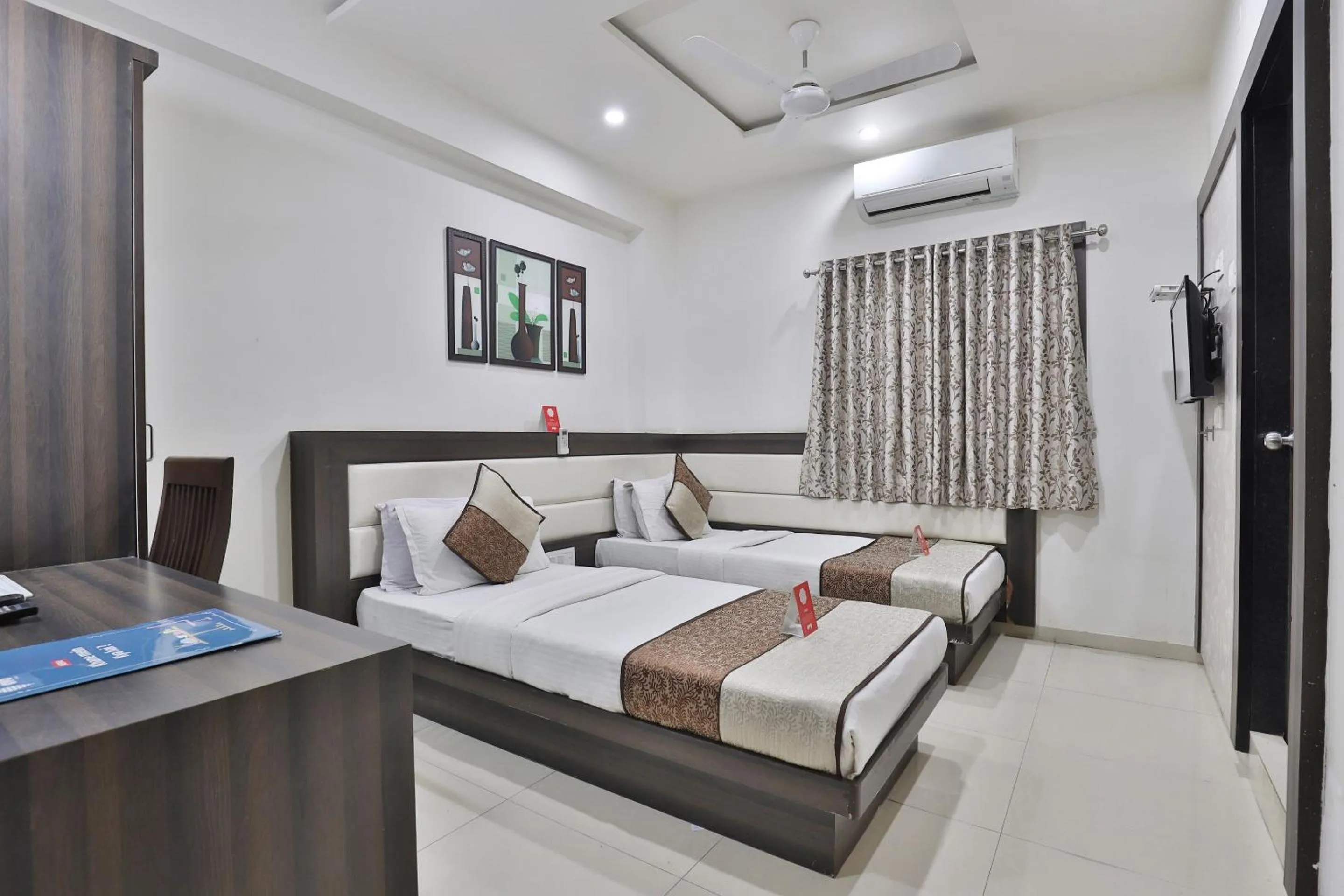 Bedroom in Hotel City Inn