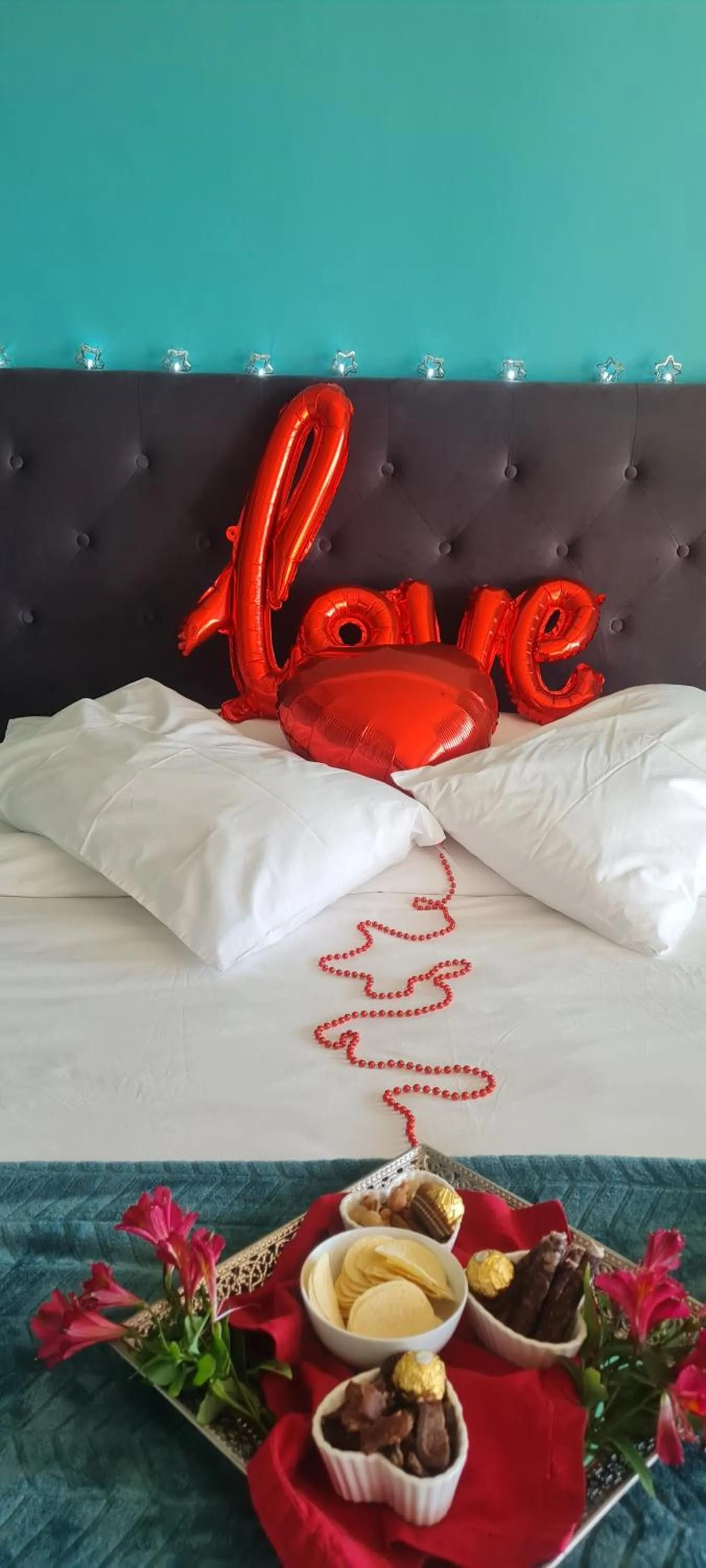 Food and drinks, Bed in Mosswood Bed & Breakfast