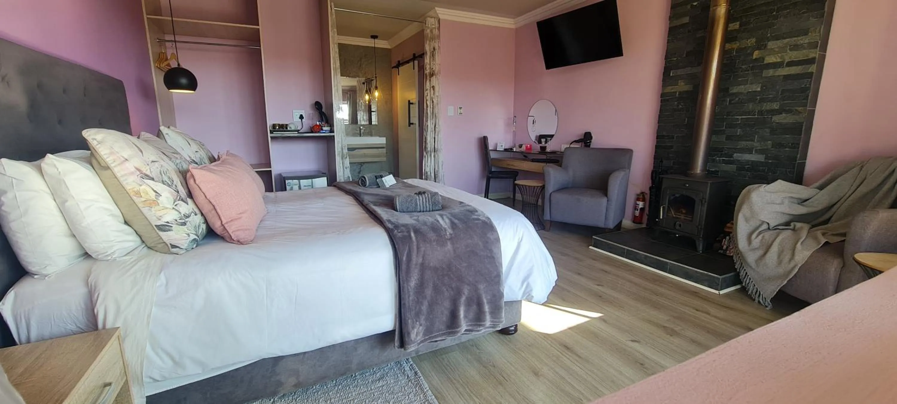 Bed in Mosswood Bed & Breakfast