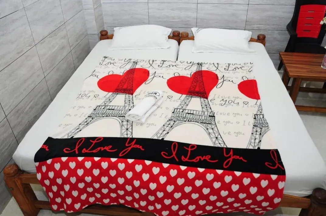 Bed in Aryan residency