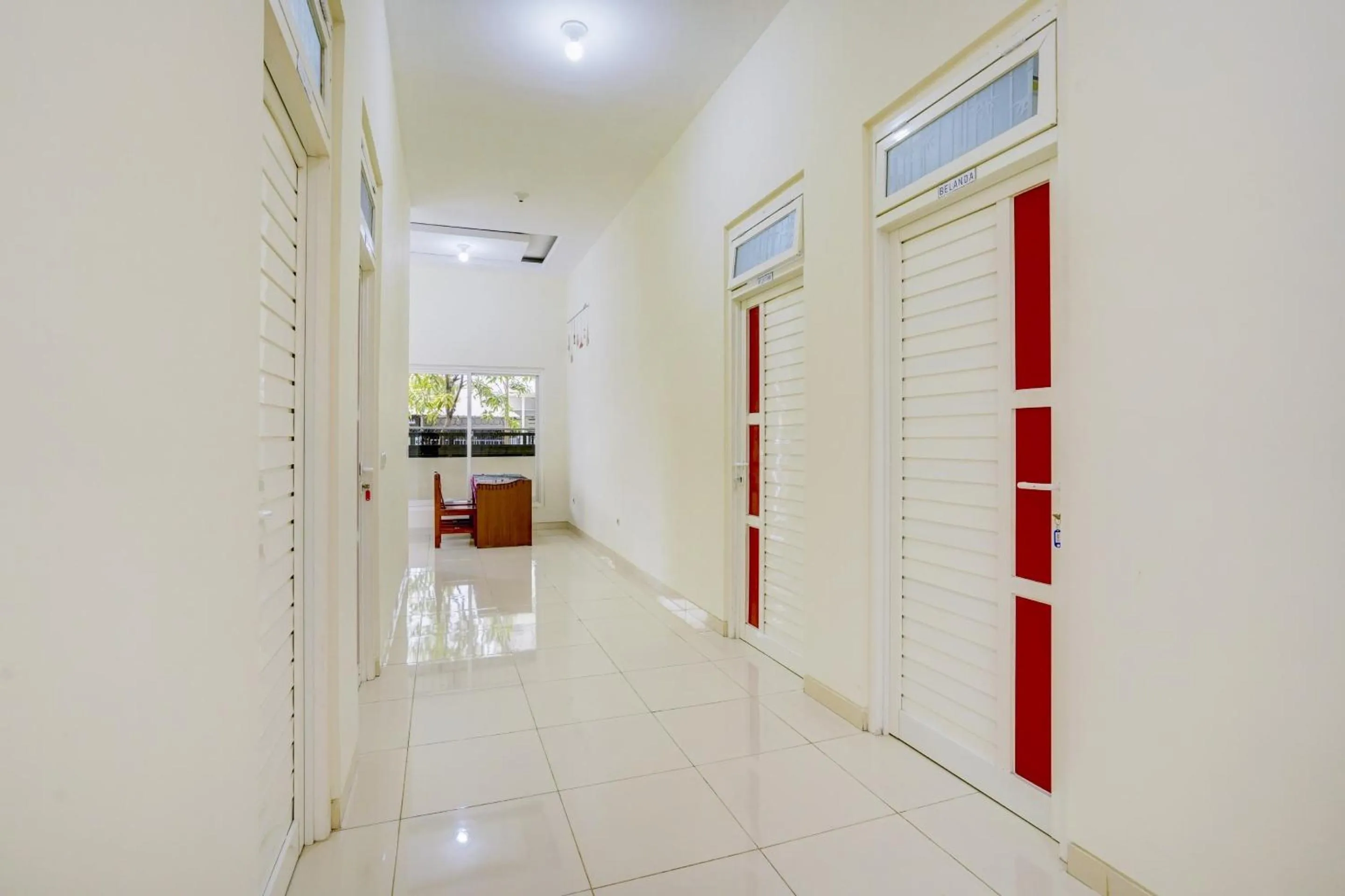 Lobby or reception in Capital O Inn App Tenggilis