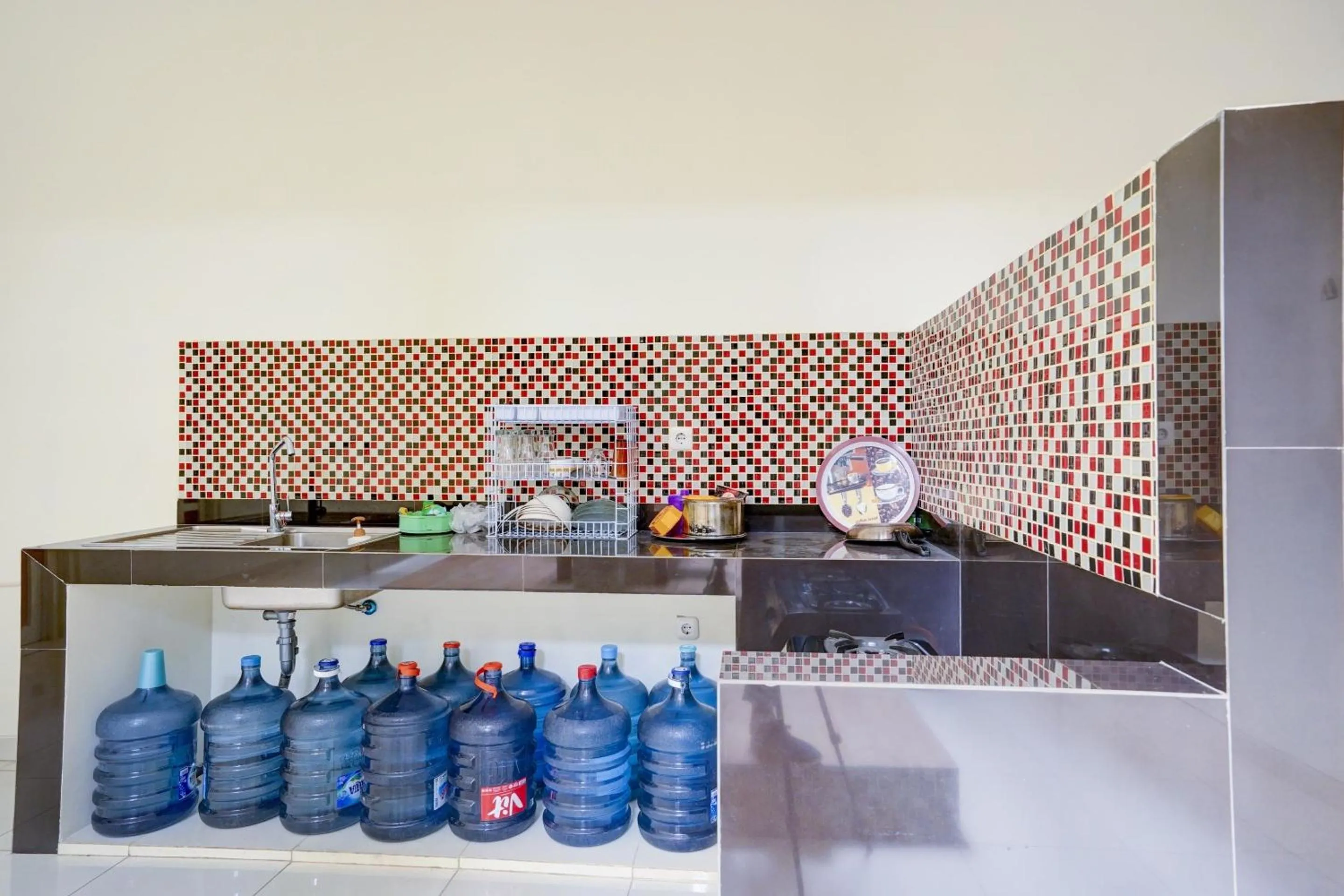 Lobby or reception in Capital O Inn App Tenggilis