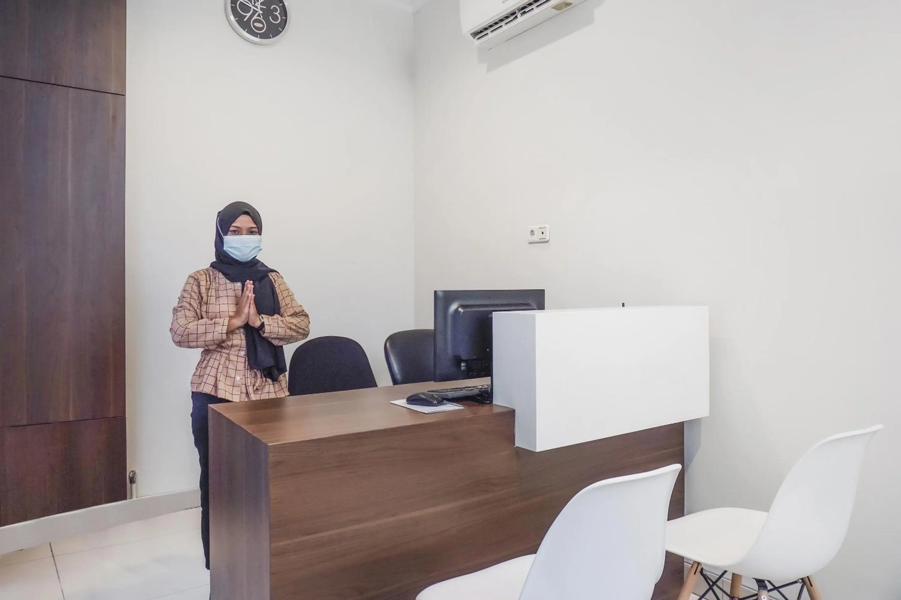 Lobby or reception in Hotel O Near Pasar Baru