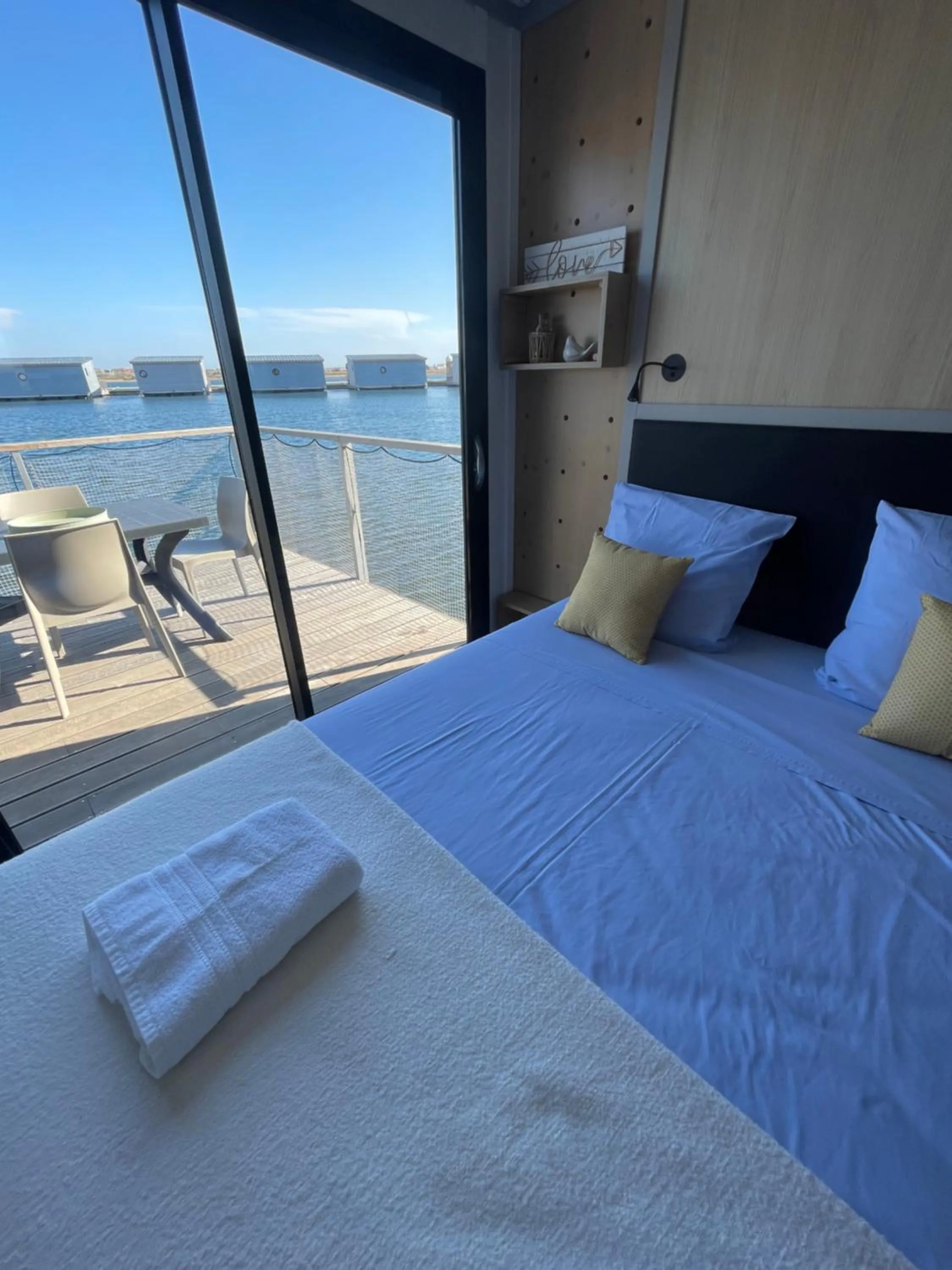 Photo of the whole room, Bed in Les Ilots de Gruissan