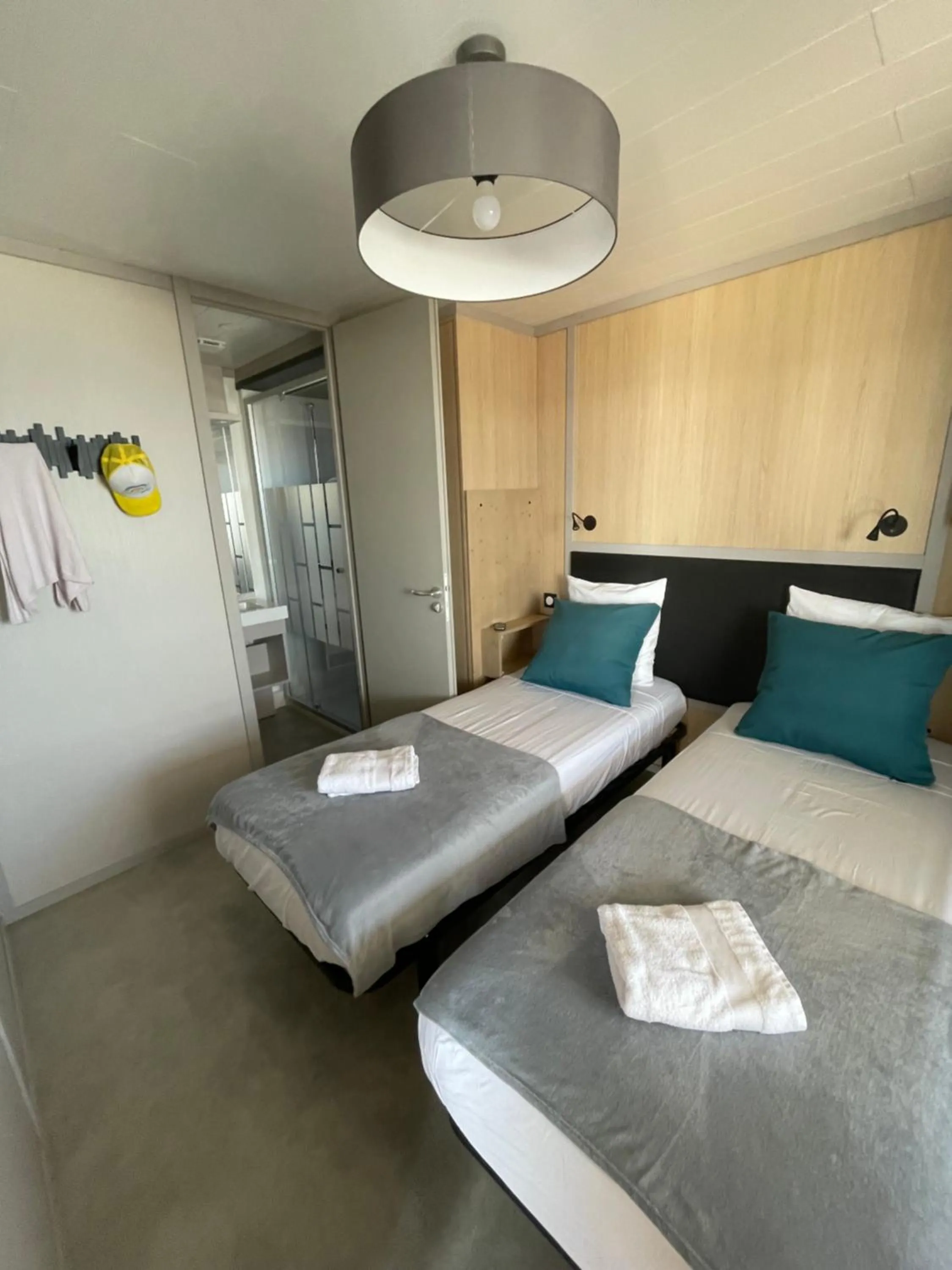 Photo of the whole room, Bed in Les Ilots de Gruissan