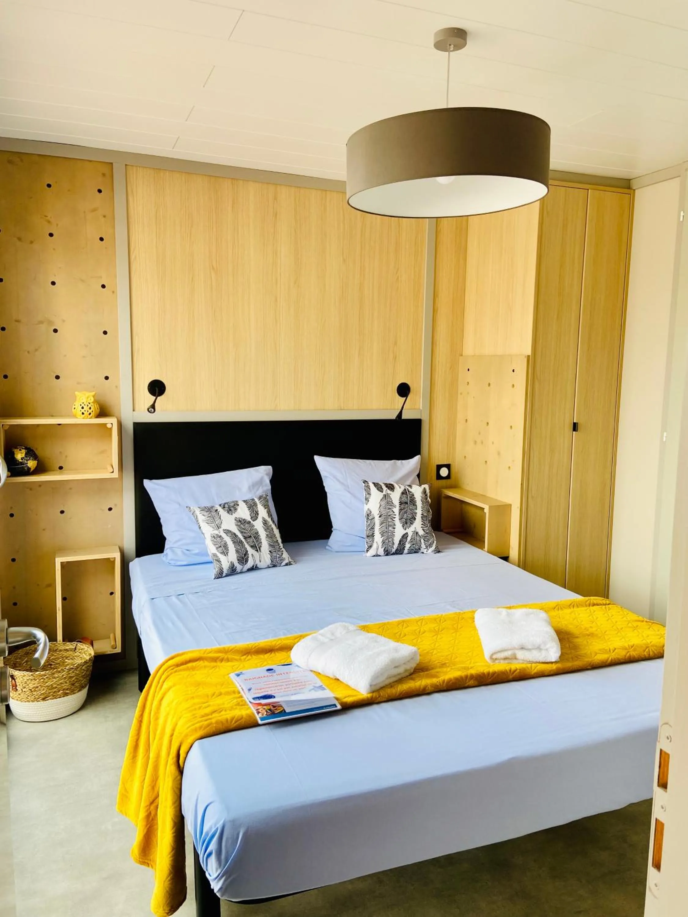 Bedroom, Bed in Les Ilots de Gruissan