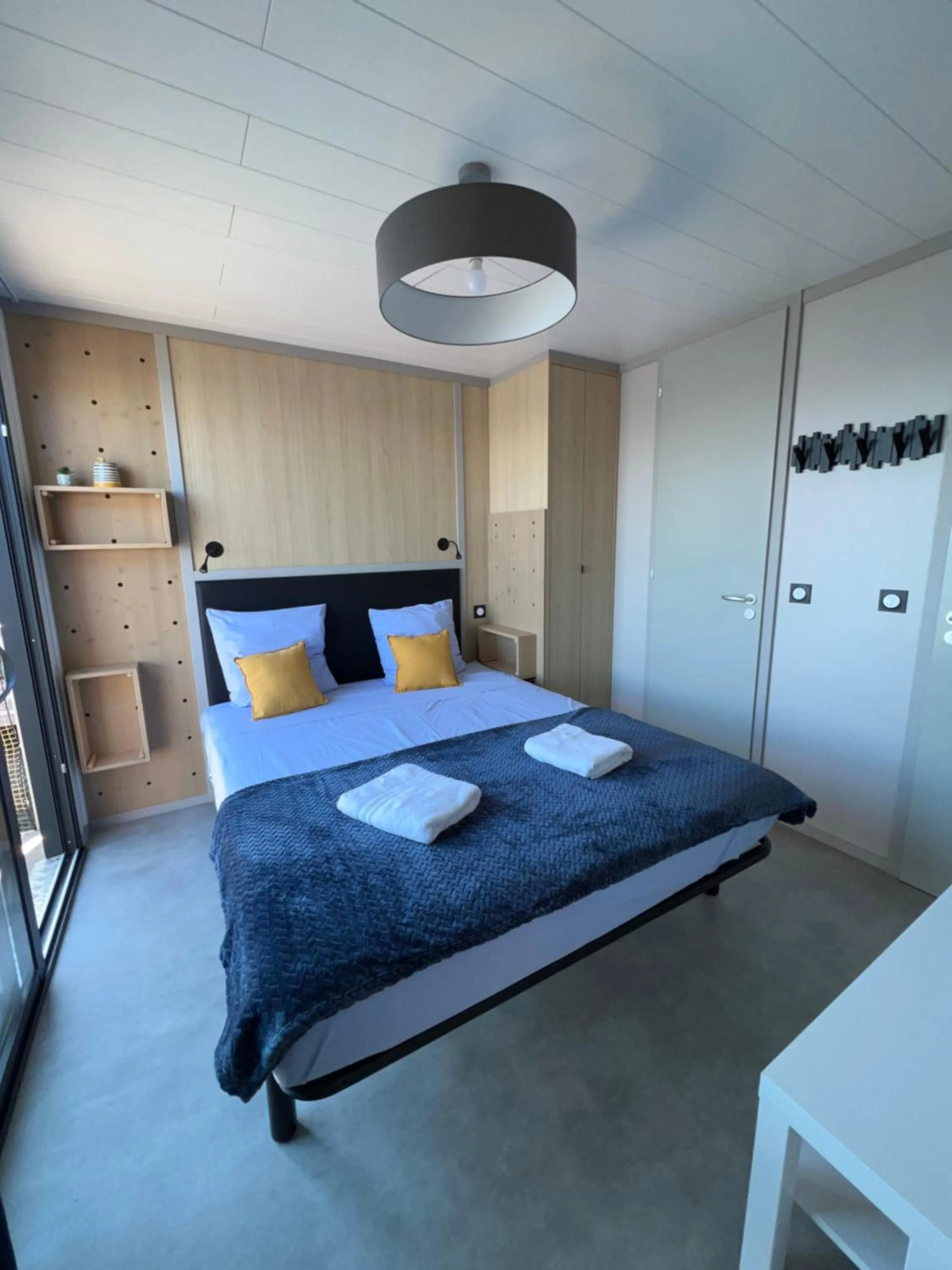 Photo of the whole room, Bed in Les Ilots de Gruissan