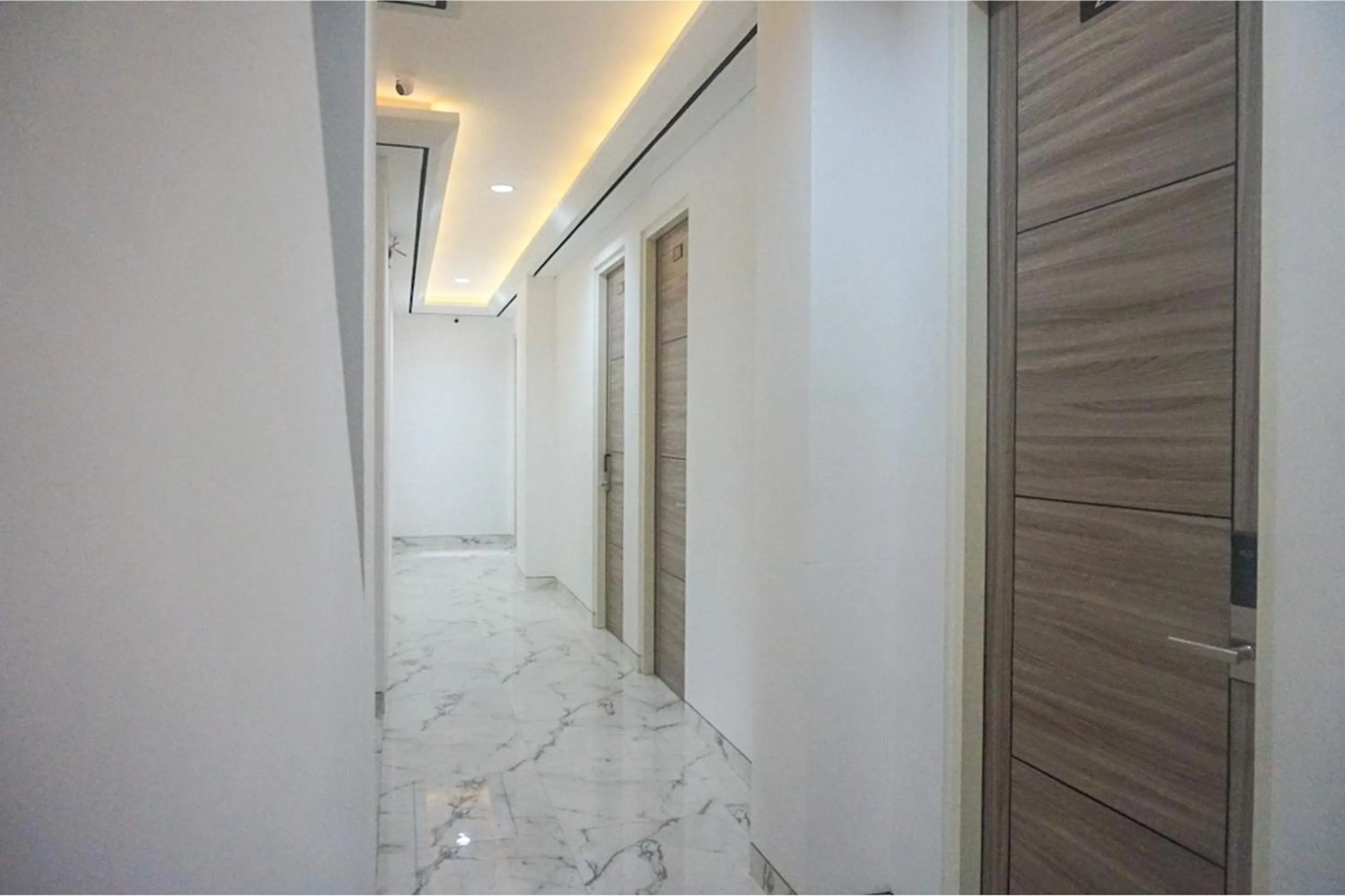 RedDoorz near Araya Family Club House