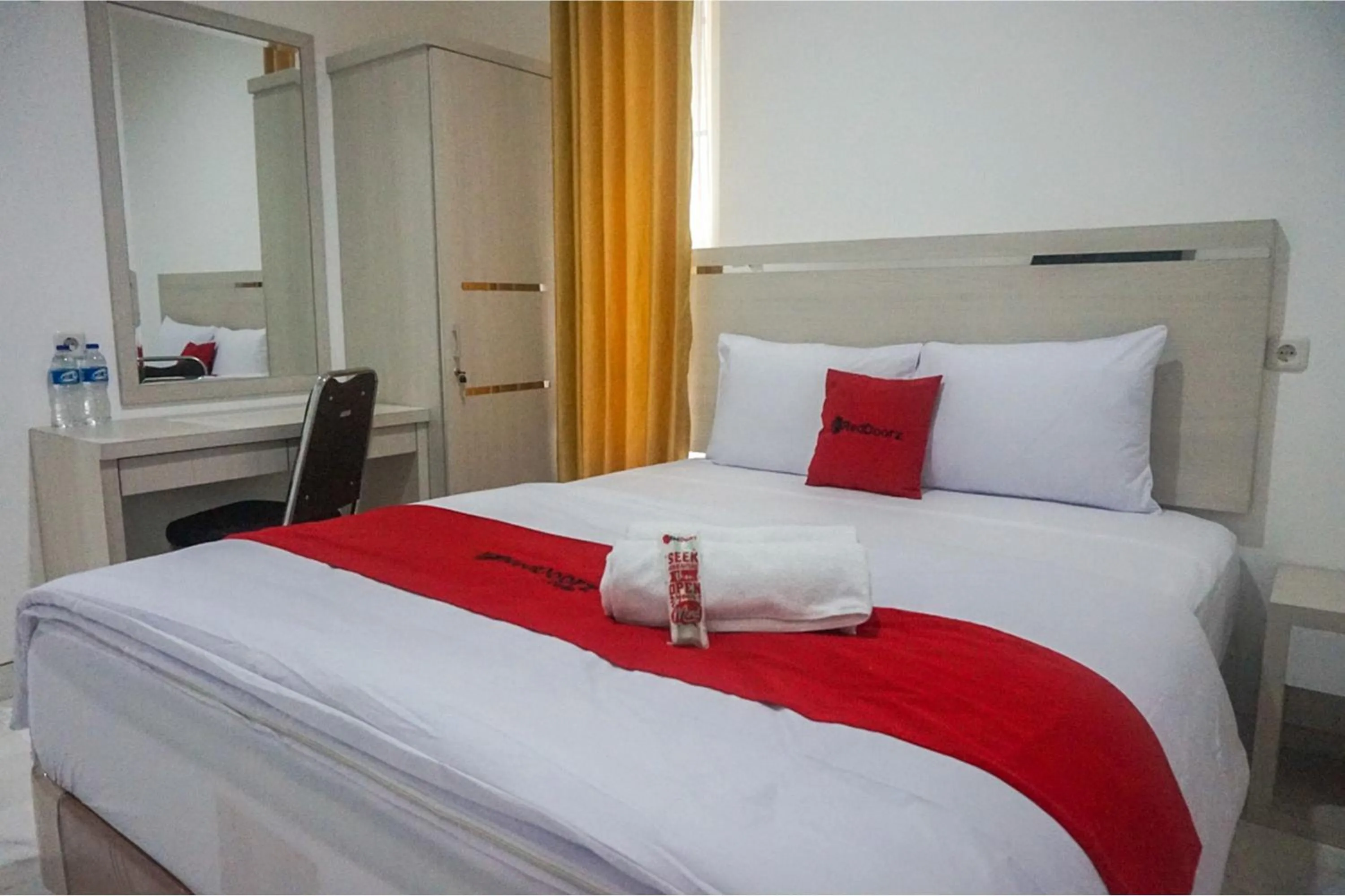 Bed in RedDoorz near Araya Family Club House