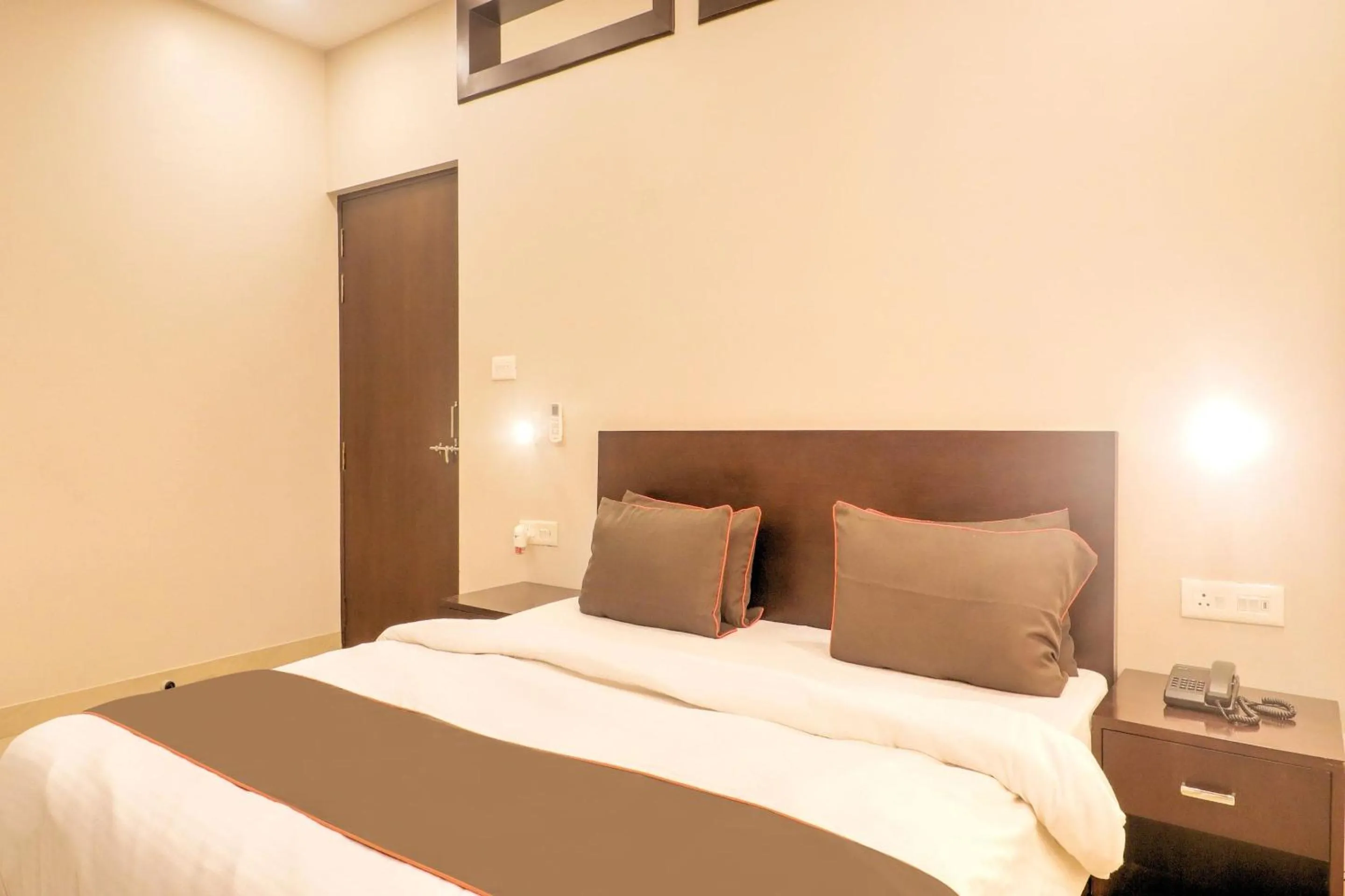 Bedroom, Bed in Super Townhouse Amaraa Farms Near LuLu Hypermarket