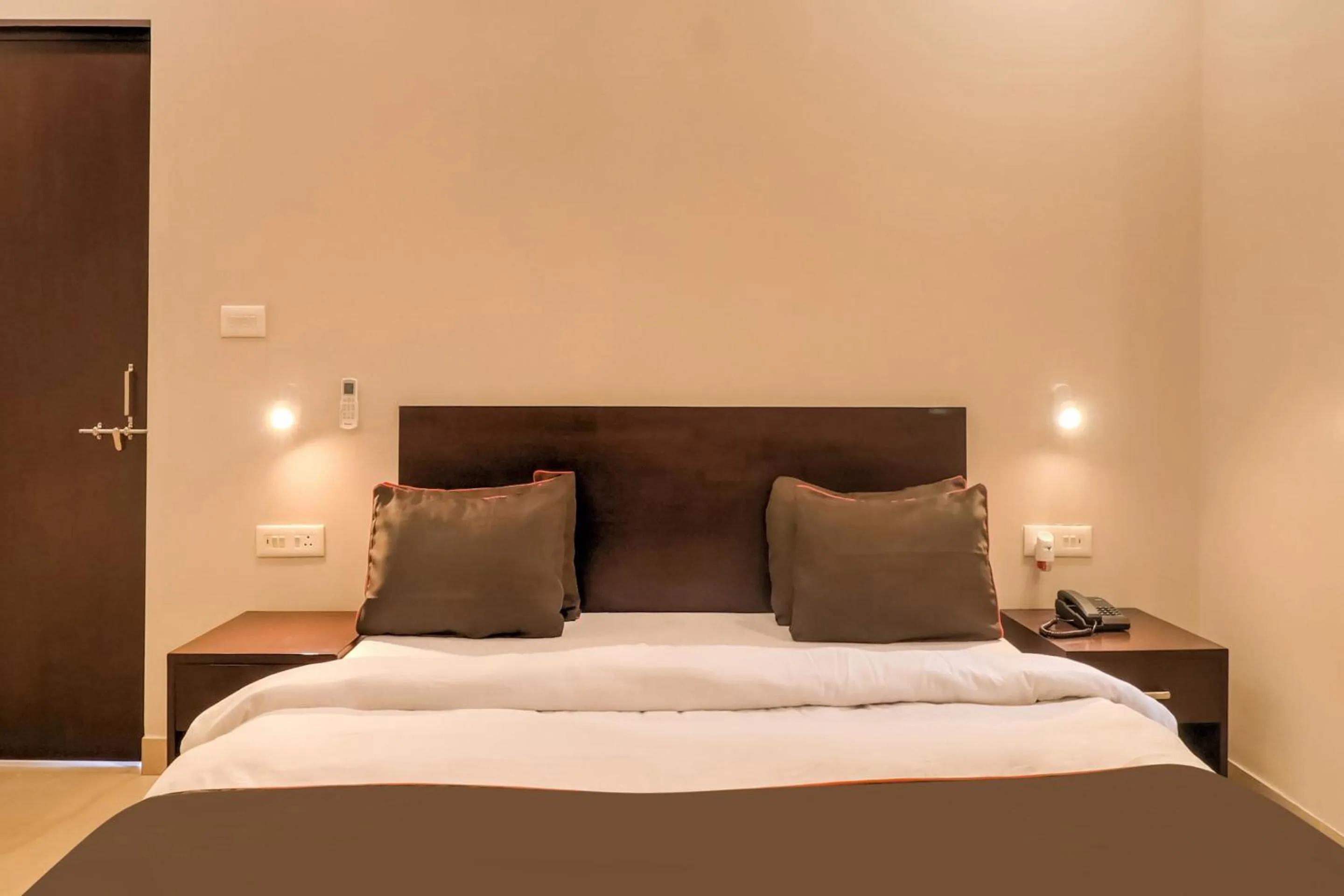 Bedroom, Bed in Super Townhouse Amaraa Farms Near LuLu Hypermarket