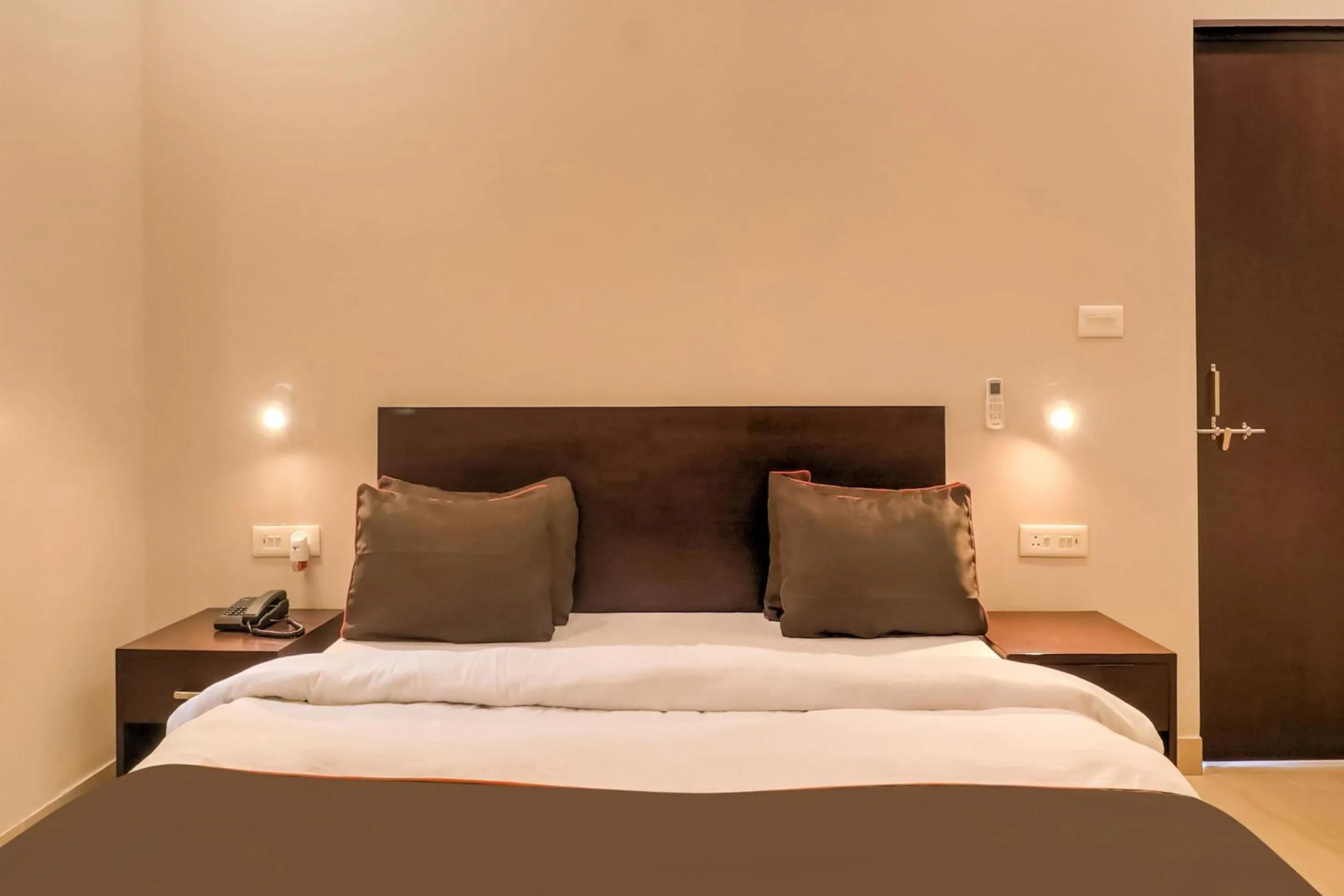 Bedroom, Bed in Super Townhouse Amaraa Farms Near LuLu Hypermarket