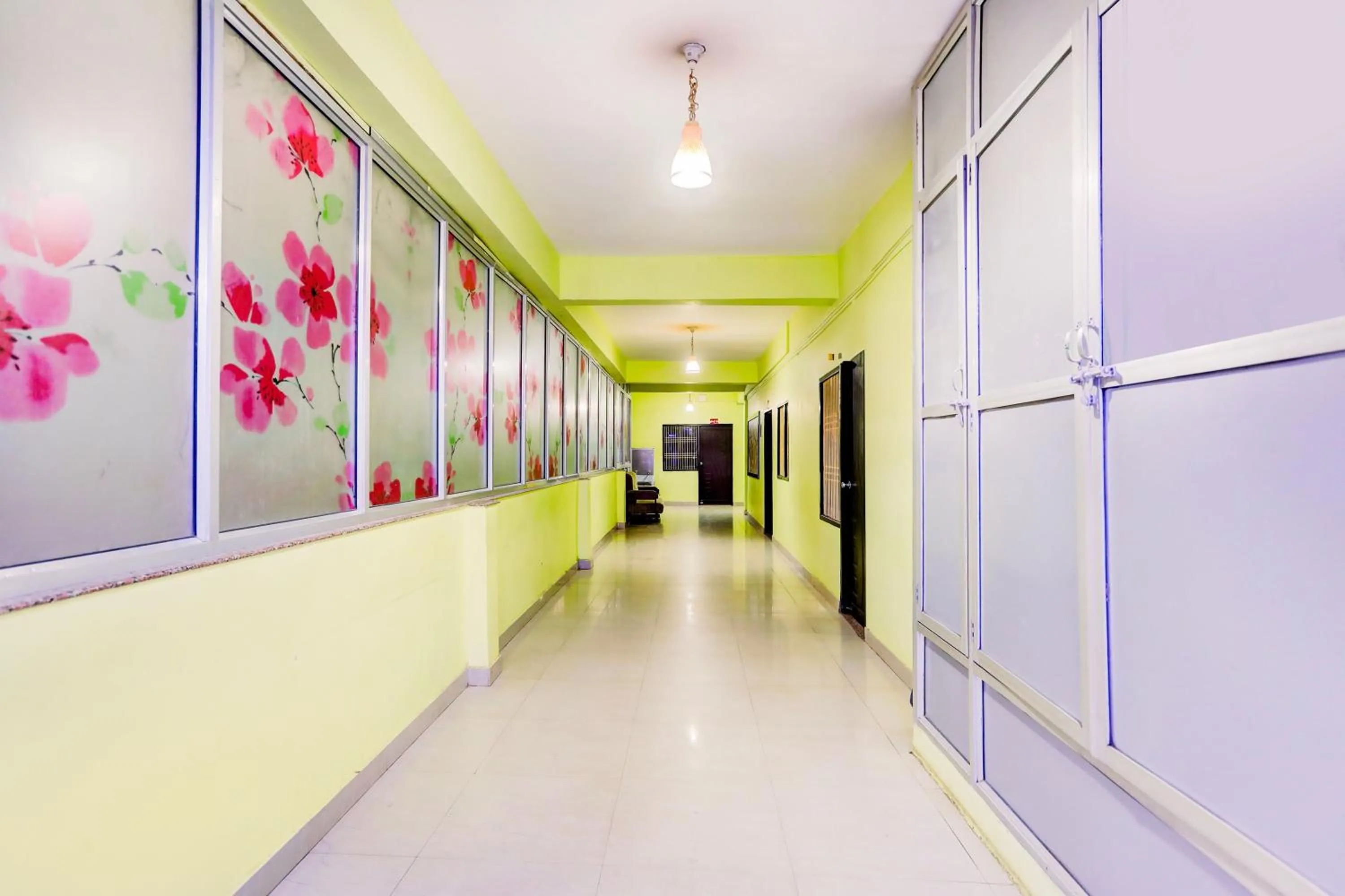 Lobby or reception in Super Hotel O Hyderabad Gate IIT BHU