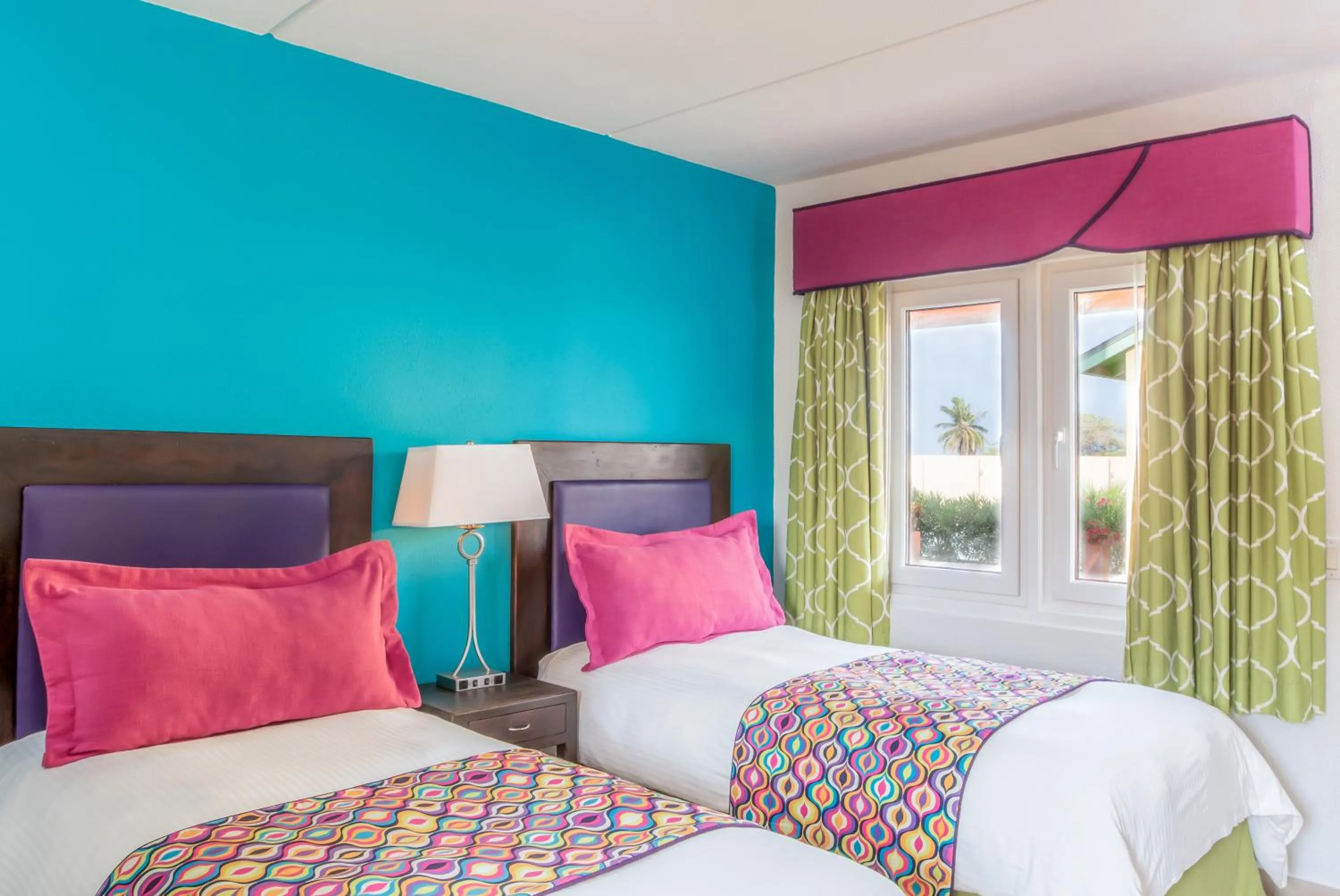 View (from property/room), Bed in MVC Eagle Beach