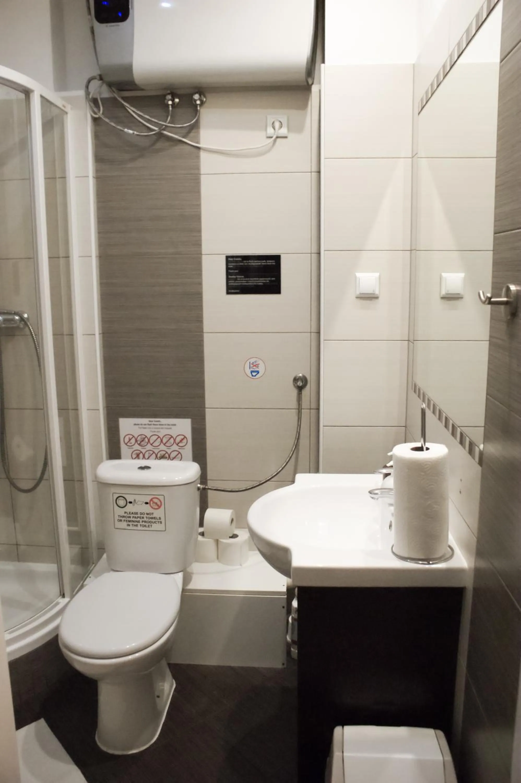 Bathroom in EURO-ROOM